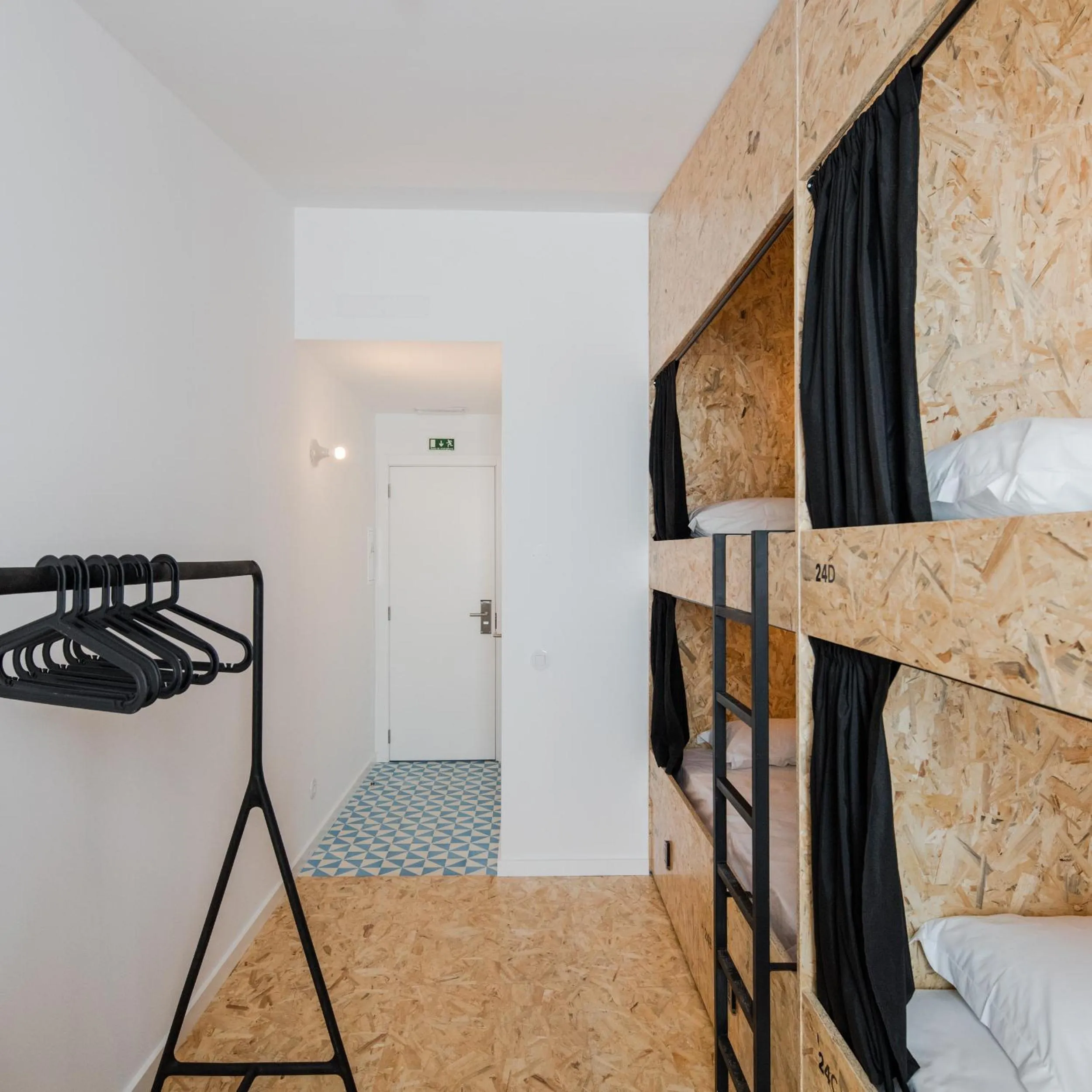 Bathroom, Bed in Hostel Conii & Suites Algarve