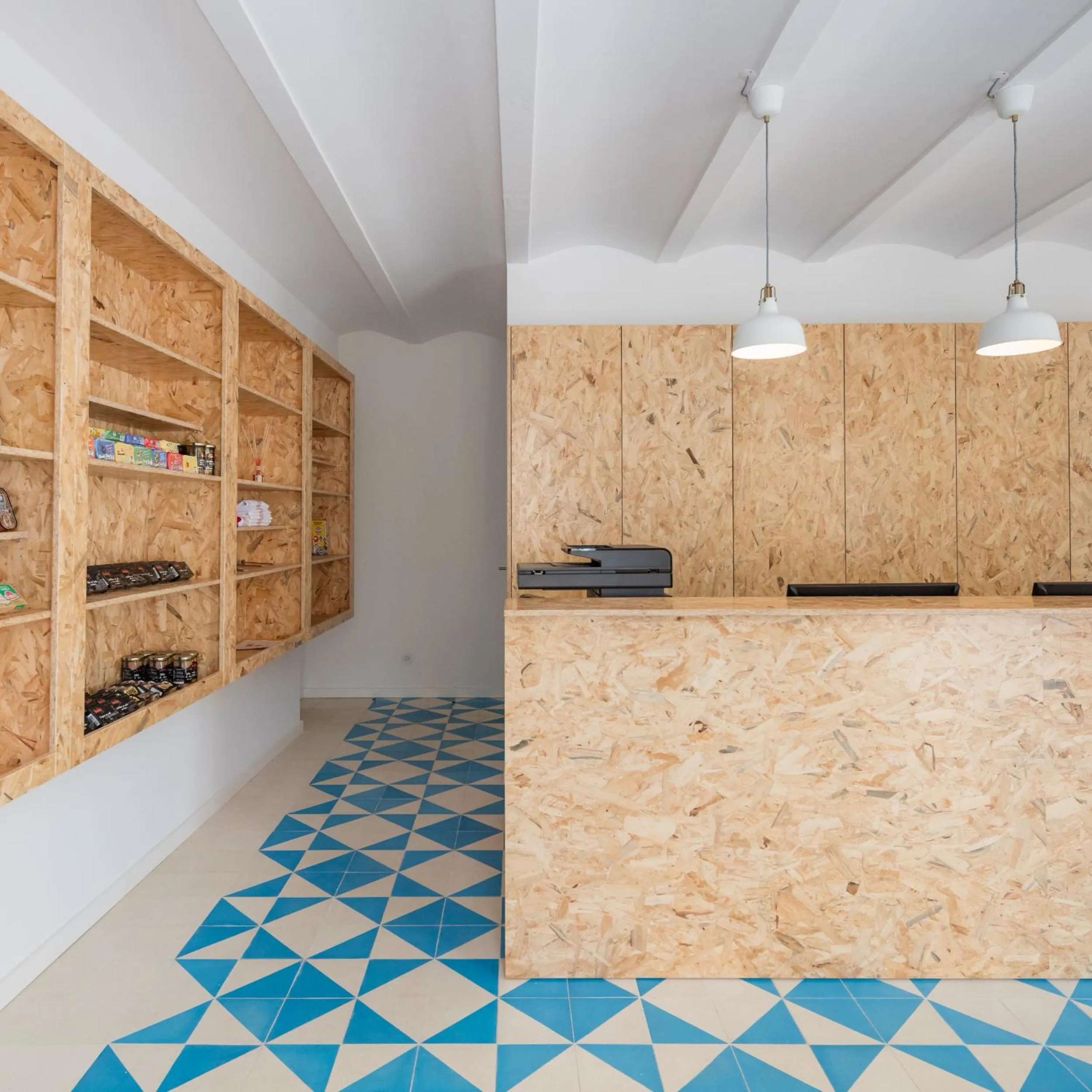 Lobby or reception in Hostel Conii & Suites Algarve