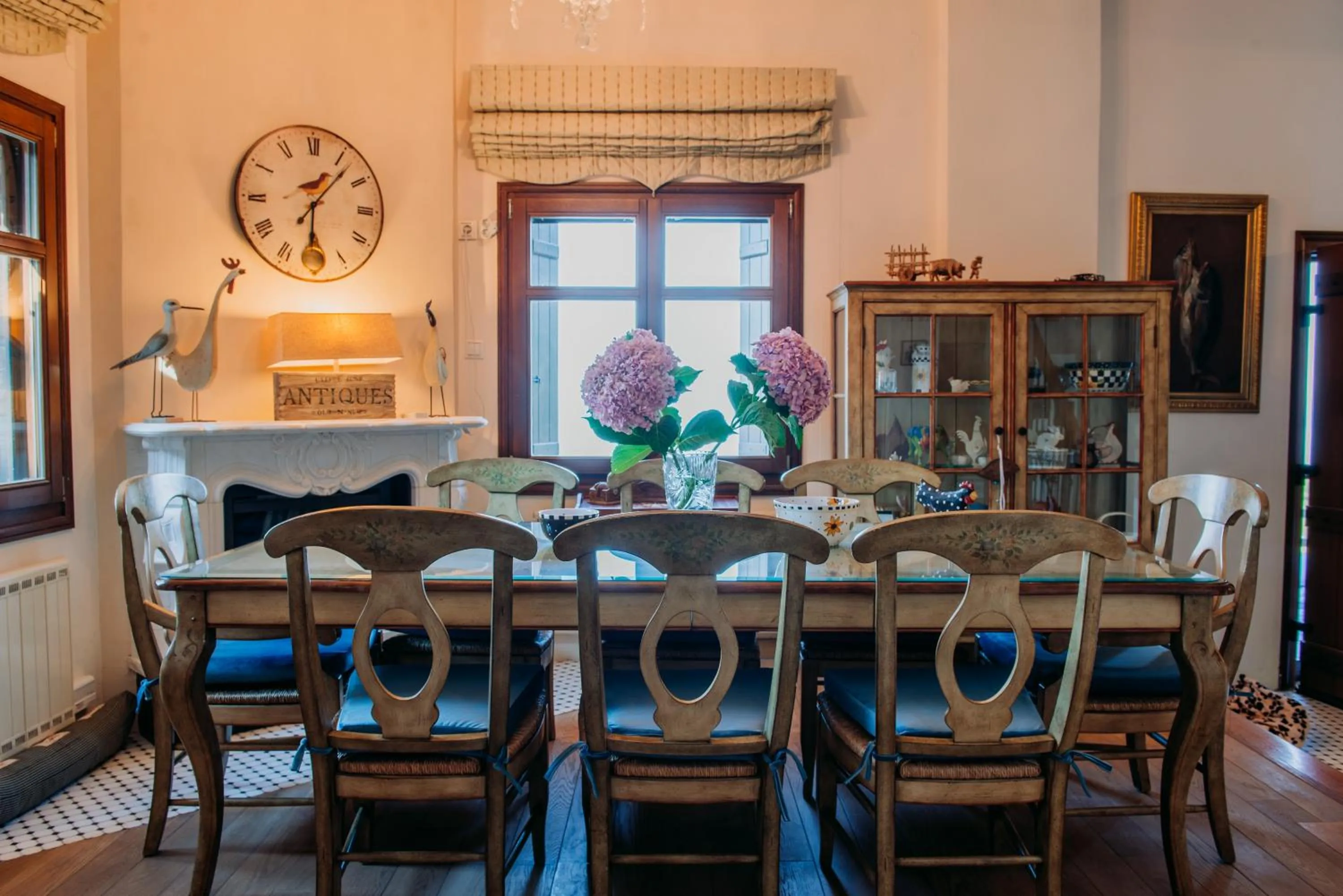 Seating area in Elysian Luxury Villa Pelion