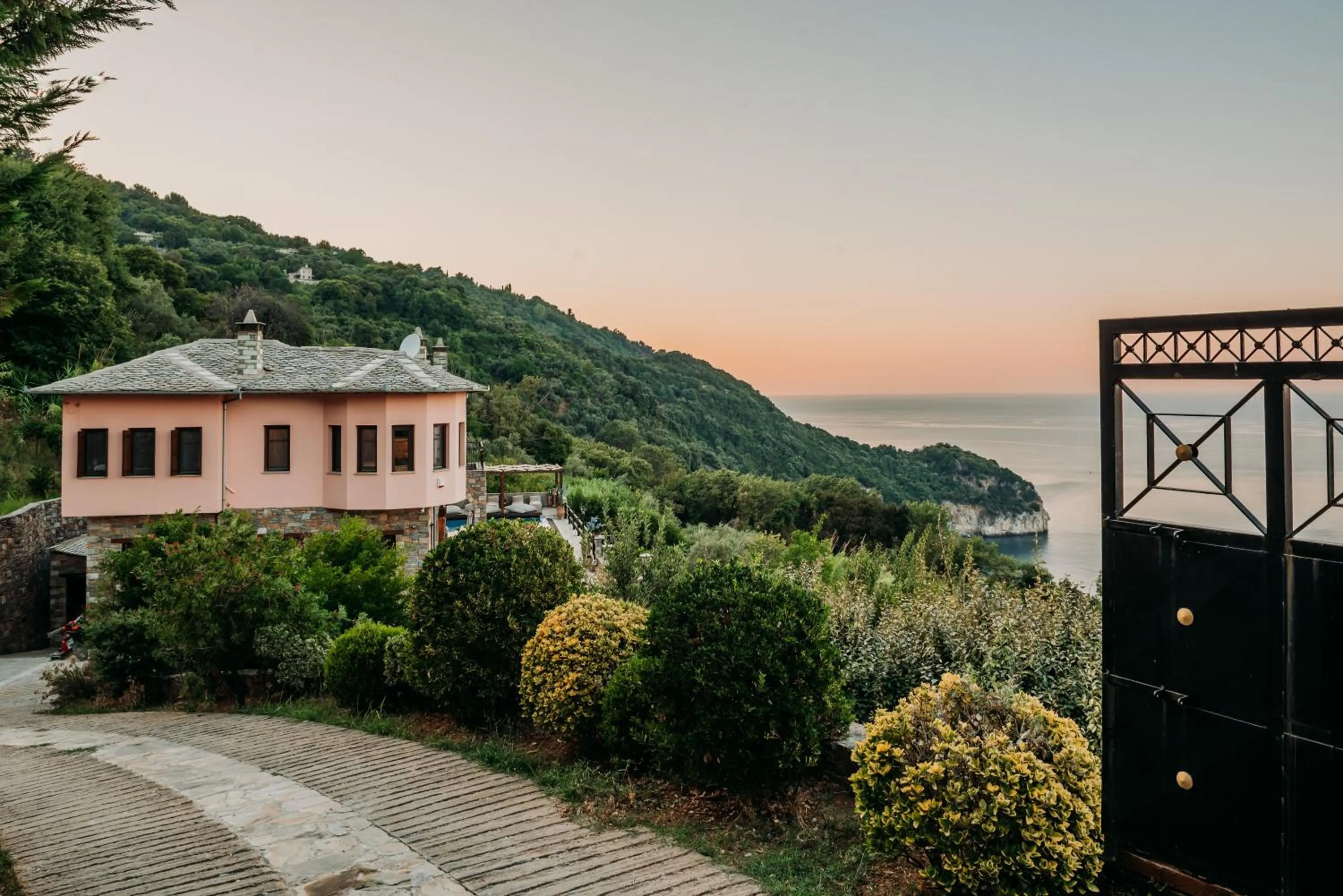 Mountain view in Elysian Luxury Villa Pelion