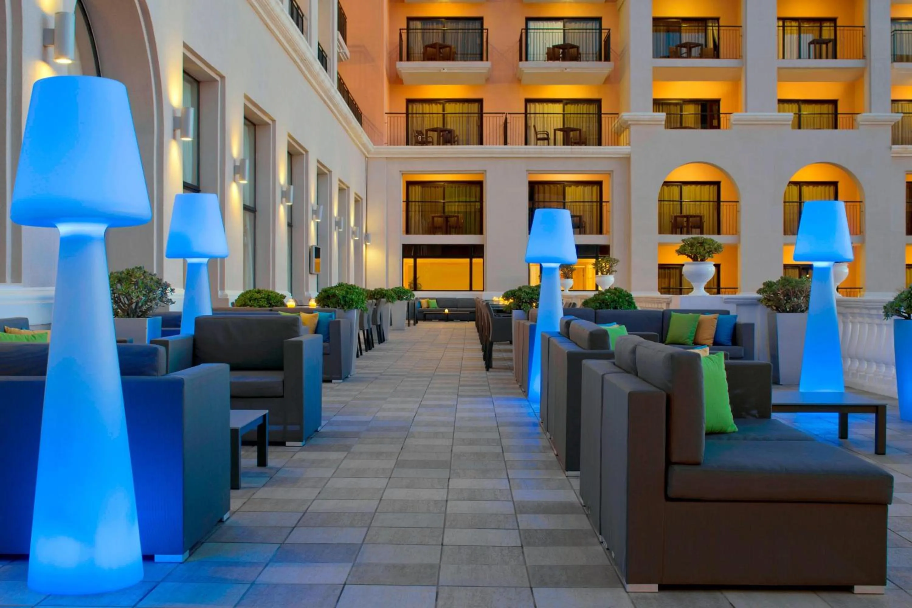 Lounge or bar in The Westin Dragonara Resort, Malta