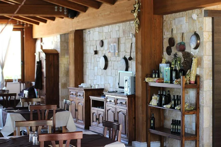 Restaurant/places to eat in Agriturismo Fara del Falco