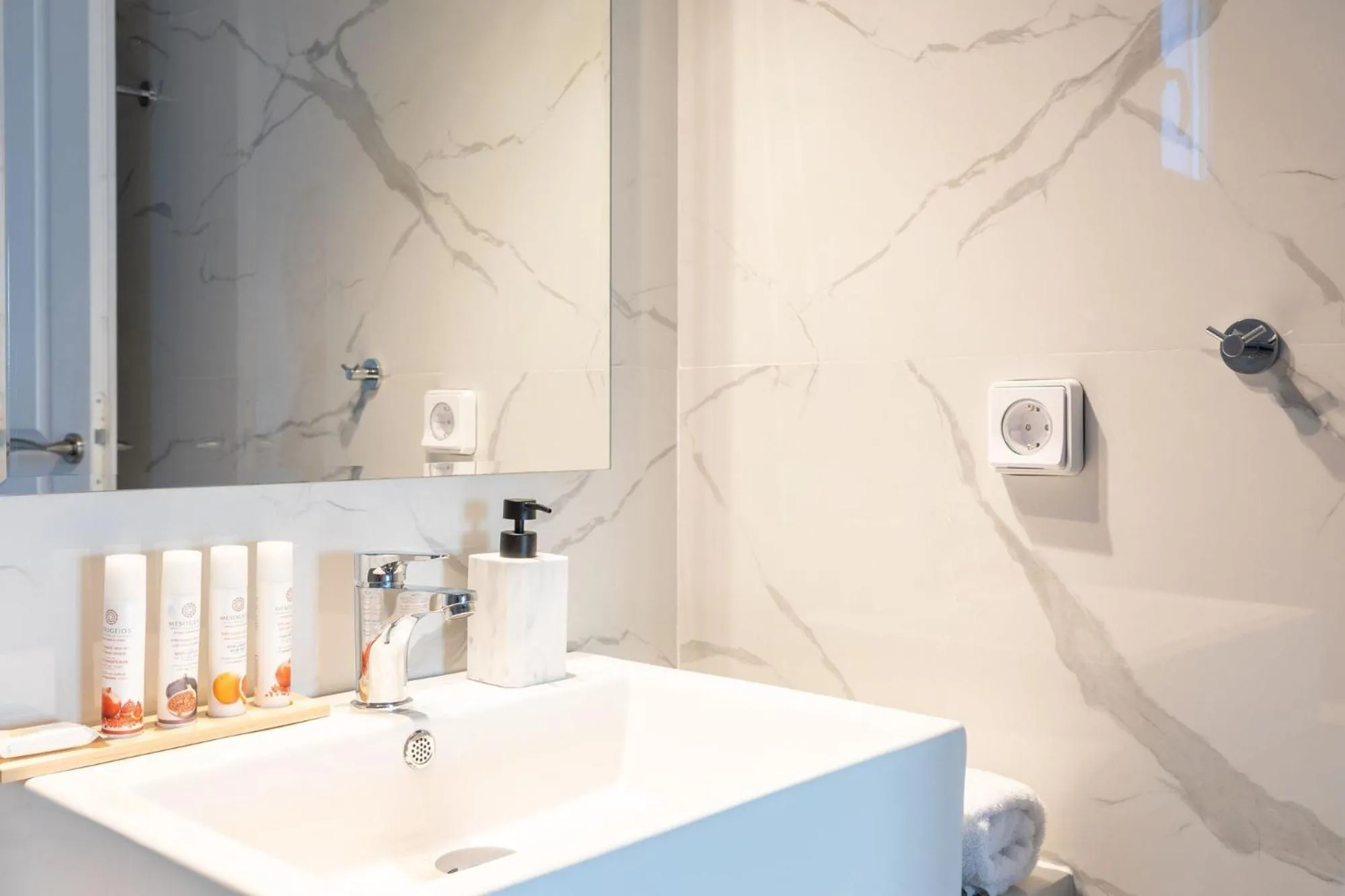 Lounge or bar in Sea Wind Villas and Suites