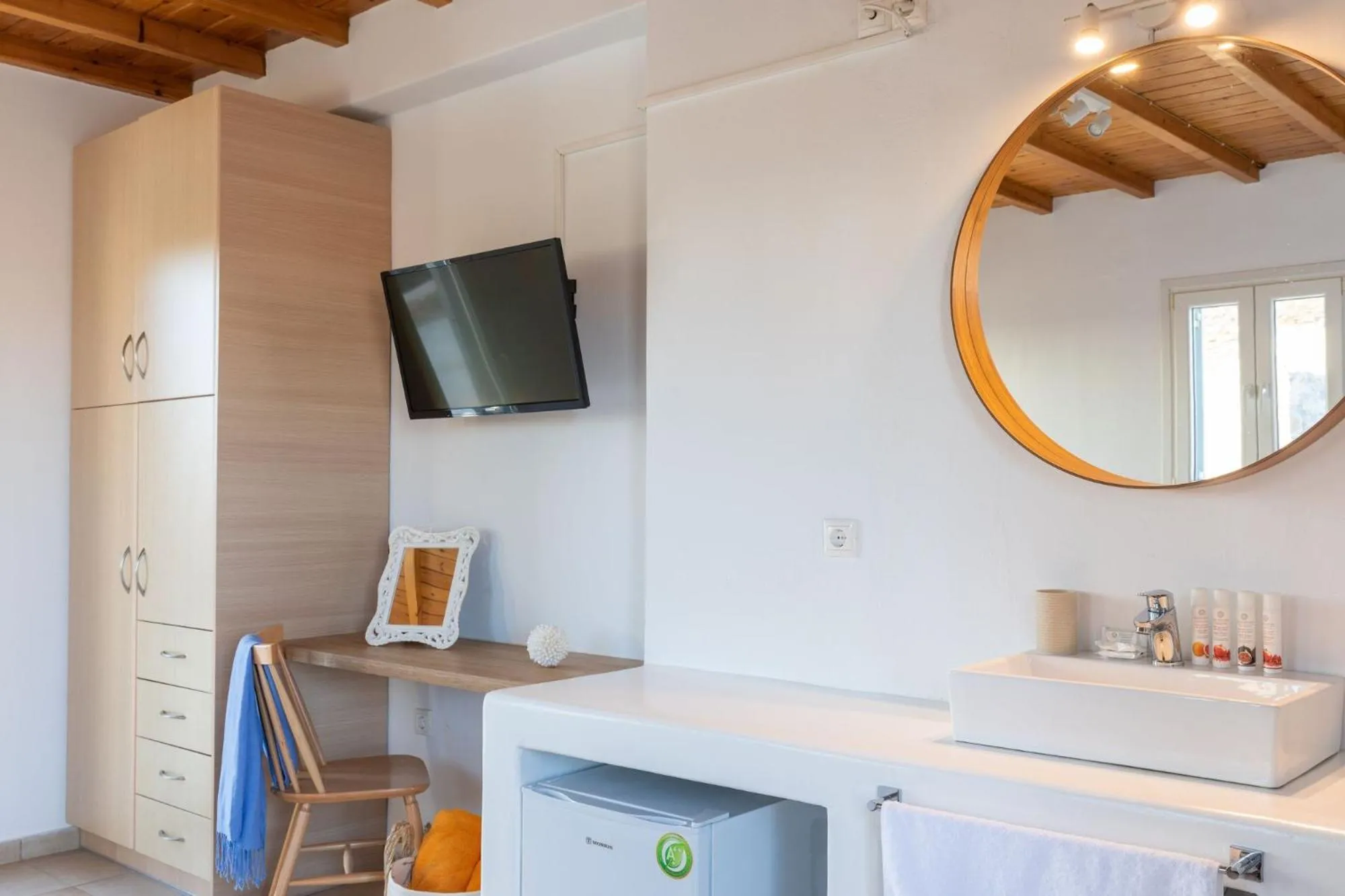 Photo of the whole room in Sea Wind Villas and Suites