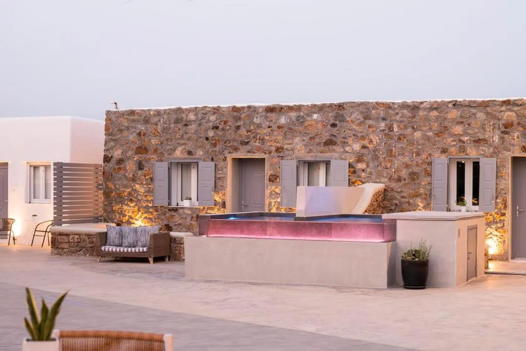 Hot Tub in Sea Wind Villas and Suites