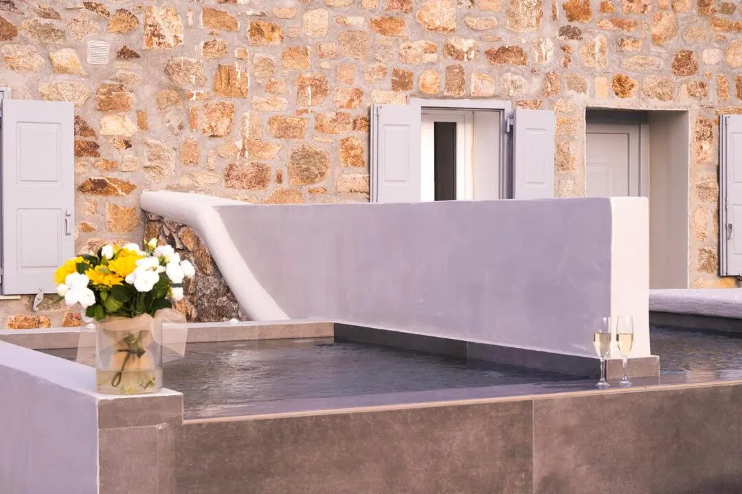 Hot Tub in Sea Wind Villas and Suites