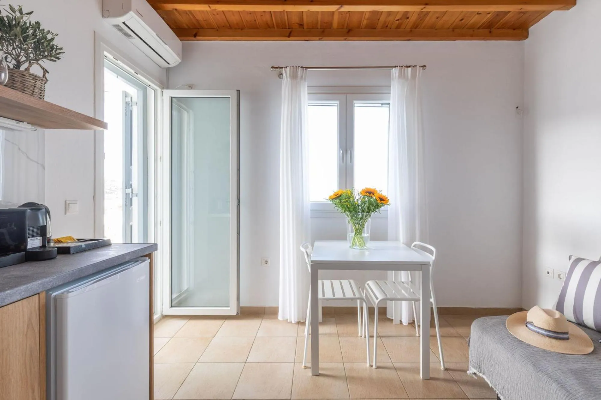 Kitchen or kitchenette in Sea Wind Villas and Suites