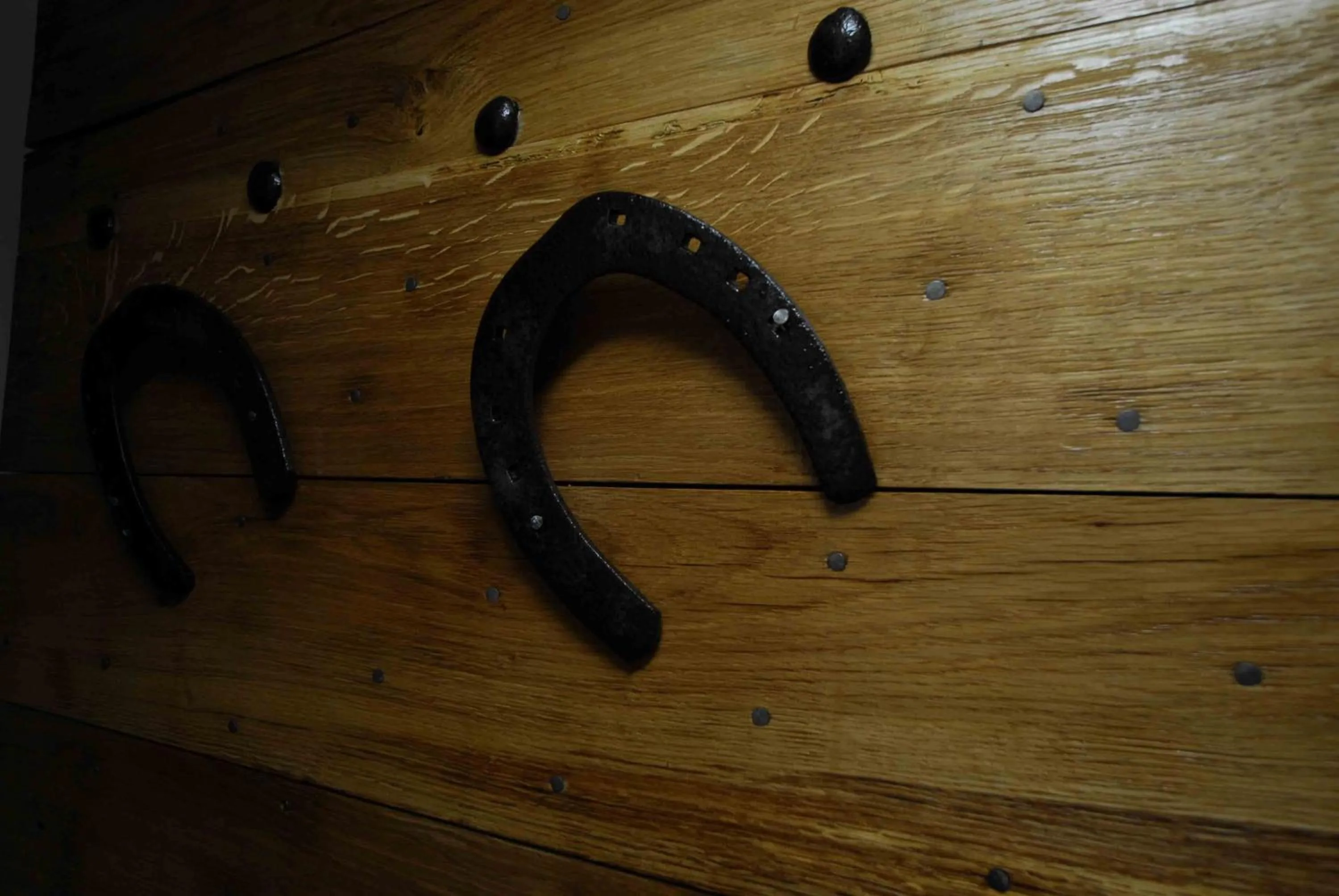 Decorative detail in Le Coing des Vignes