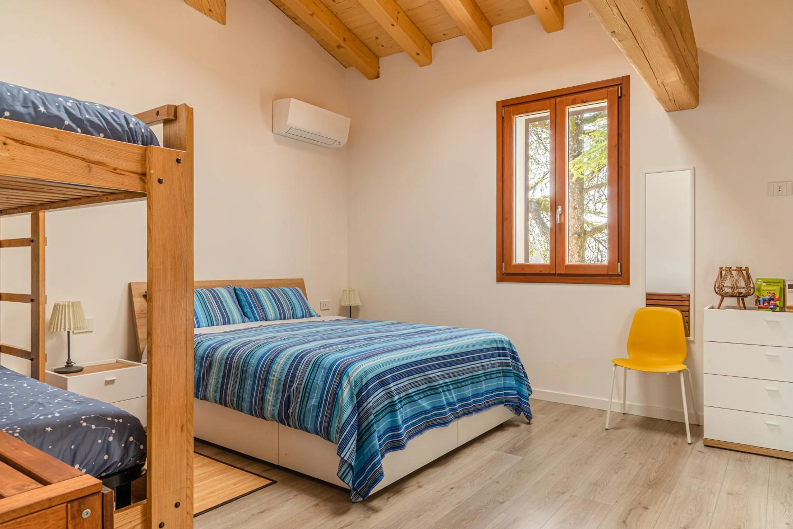 Photo of the whole room, Bed in Relais des Roches