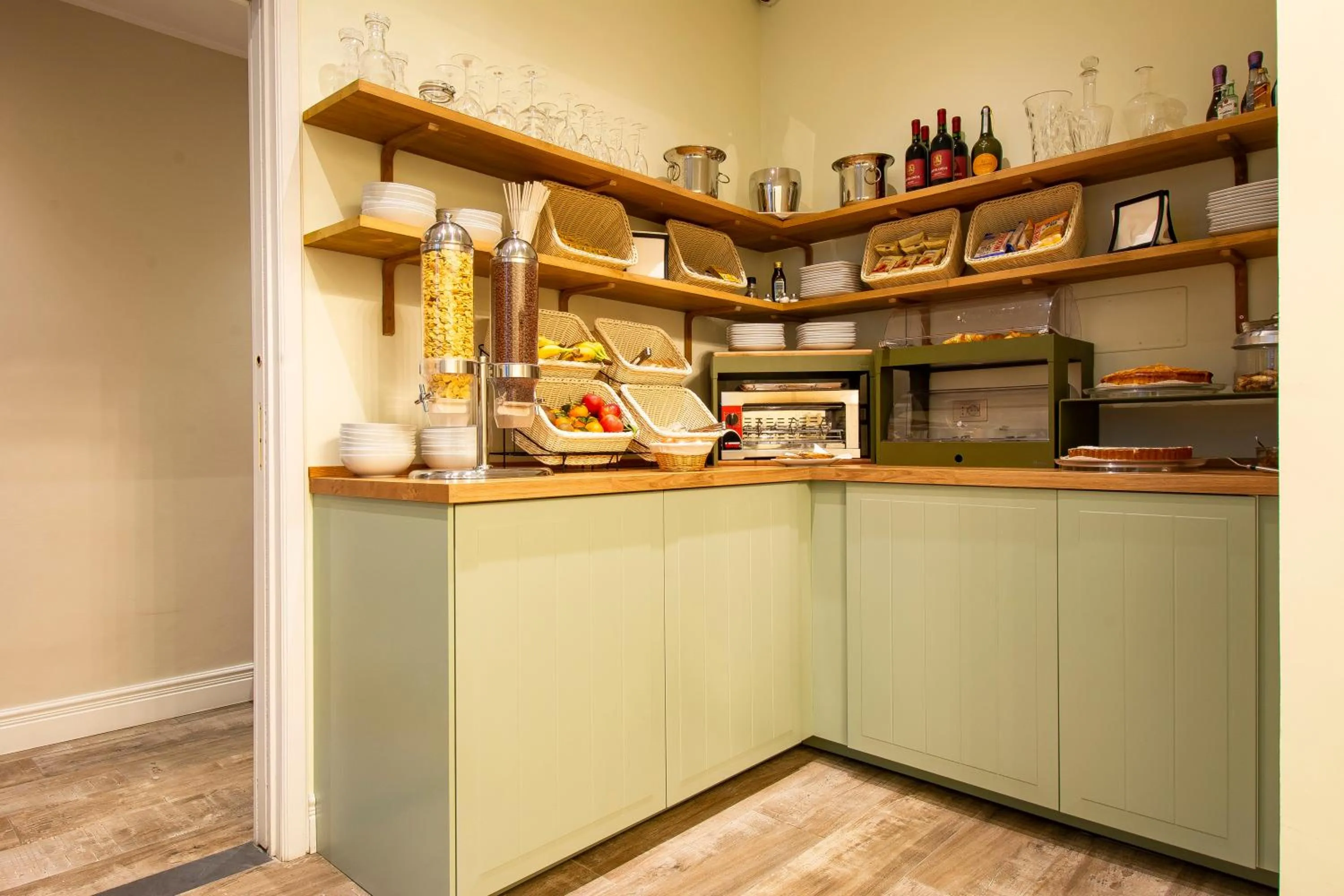 Breakfast in N4U Guest House Florence