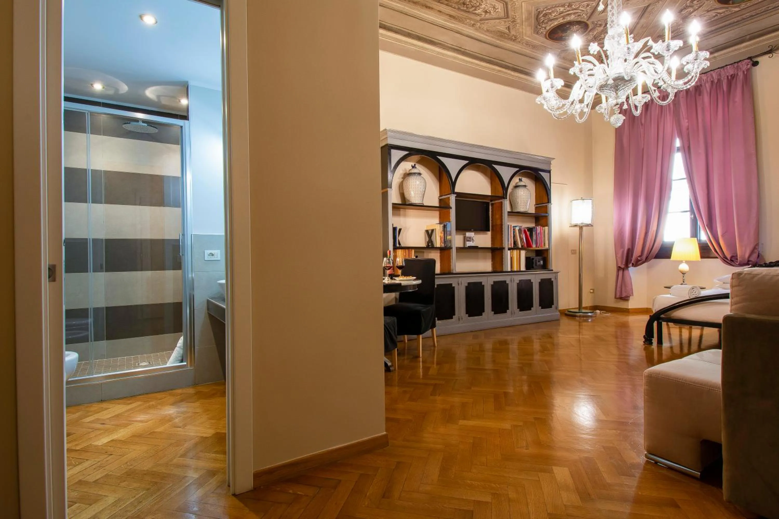 Bathroom in N4U Guest House Florence