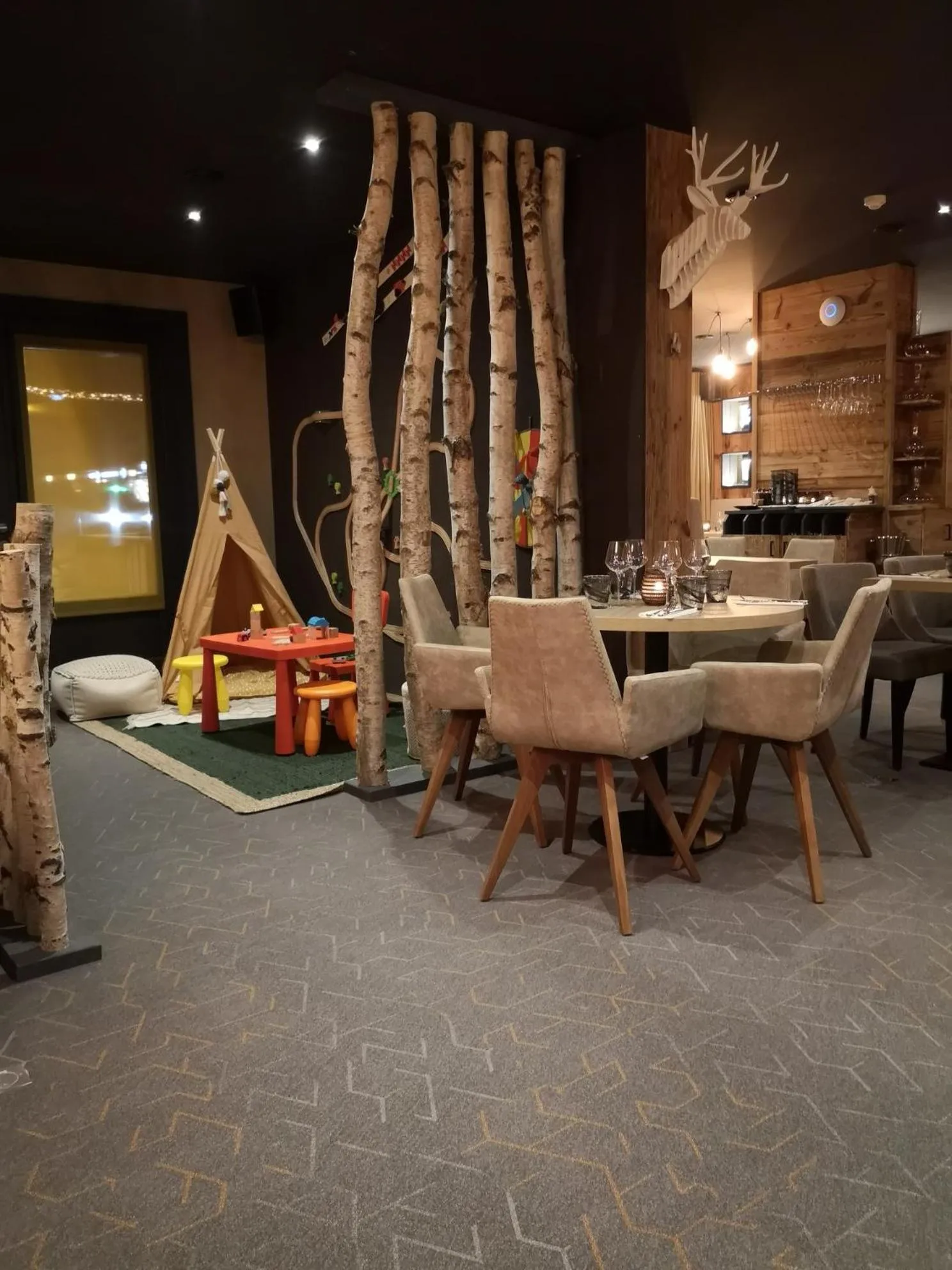 Restaurant/places to eat in Hotel Edelweiss