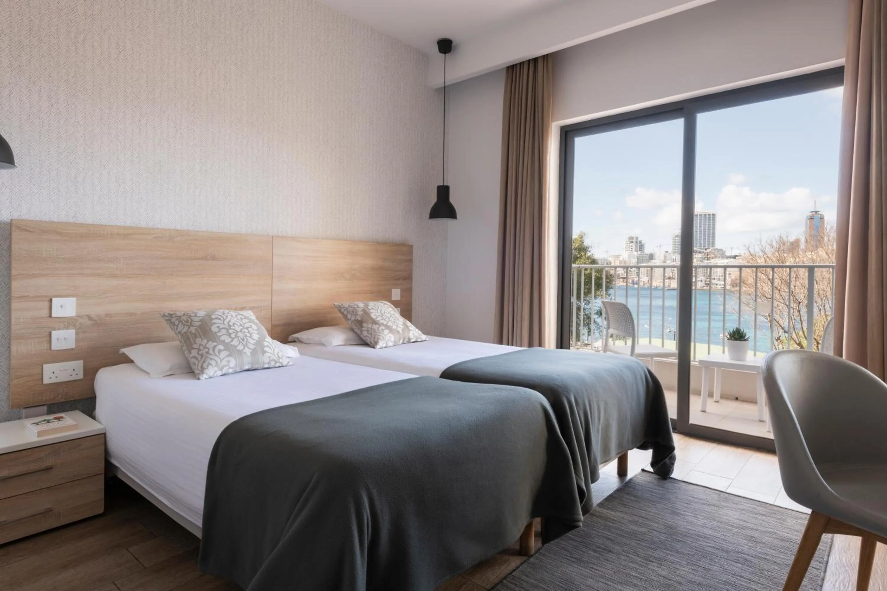 Bedroom, Bed in Plaza Regency Hotels