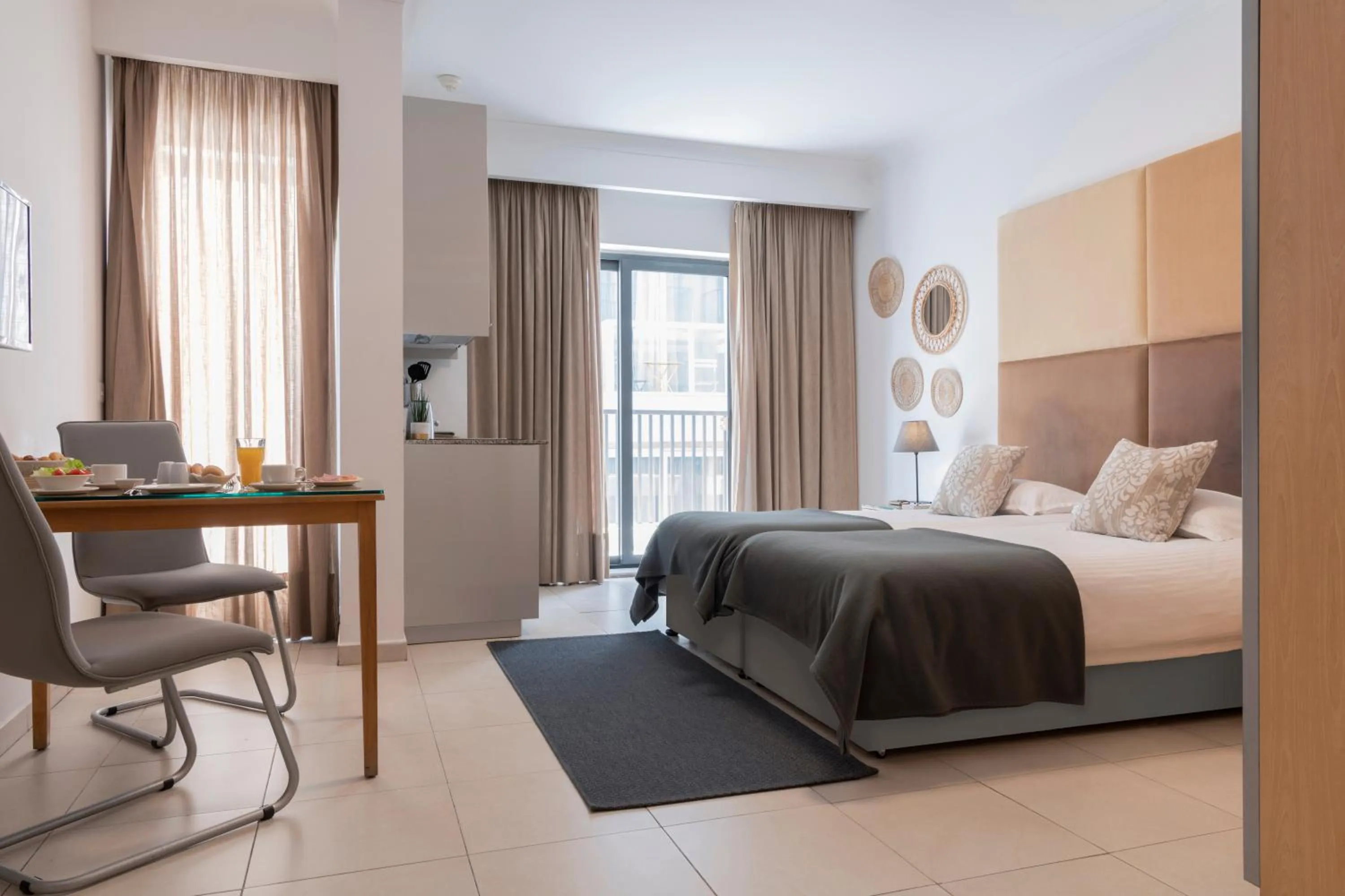 Bedroom, Bed in Plaza Regency Hotels