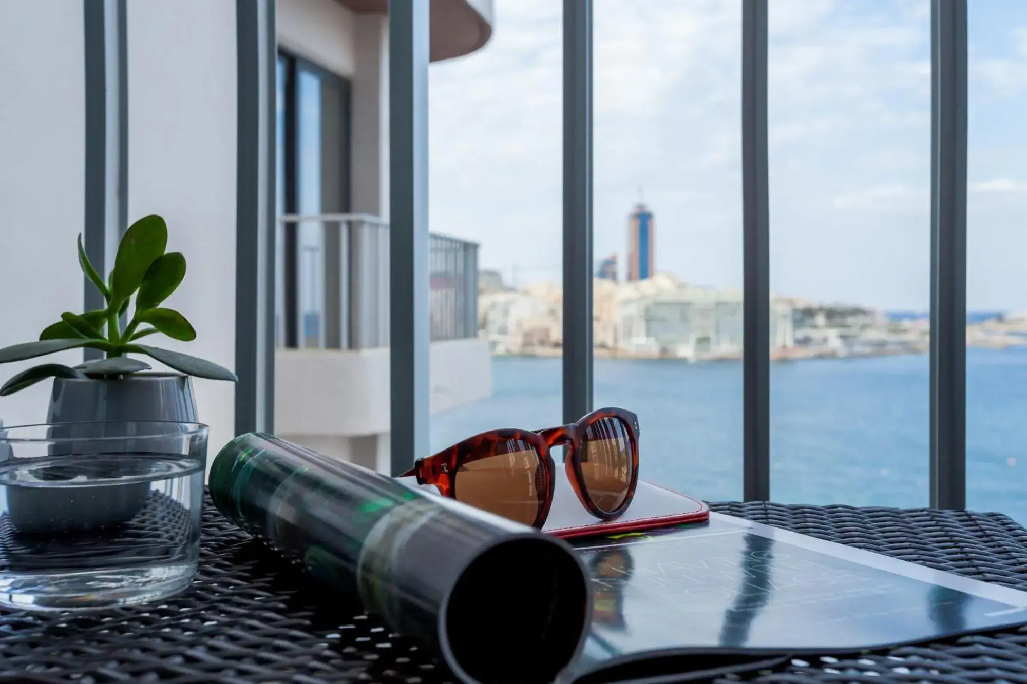 Standard Double or Twin Room with Sea Front in Plaza Regency Hotels Standard Double or Twin Room with Sea Front in Plaza Regency Hotels