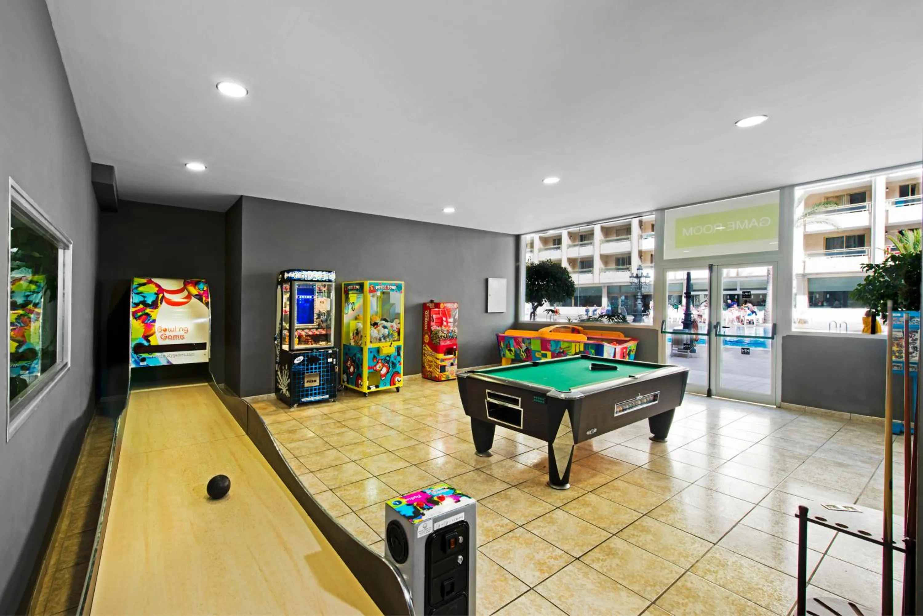 Game Room in Kn Aparthotel Columbus