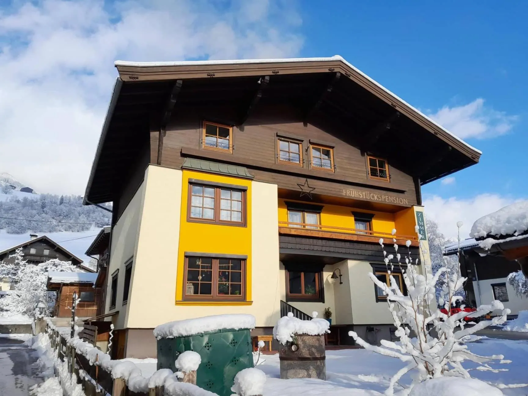 Property building in Pension zu Hause