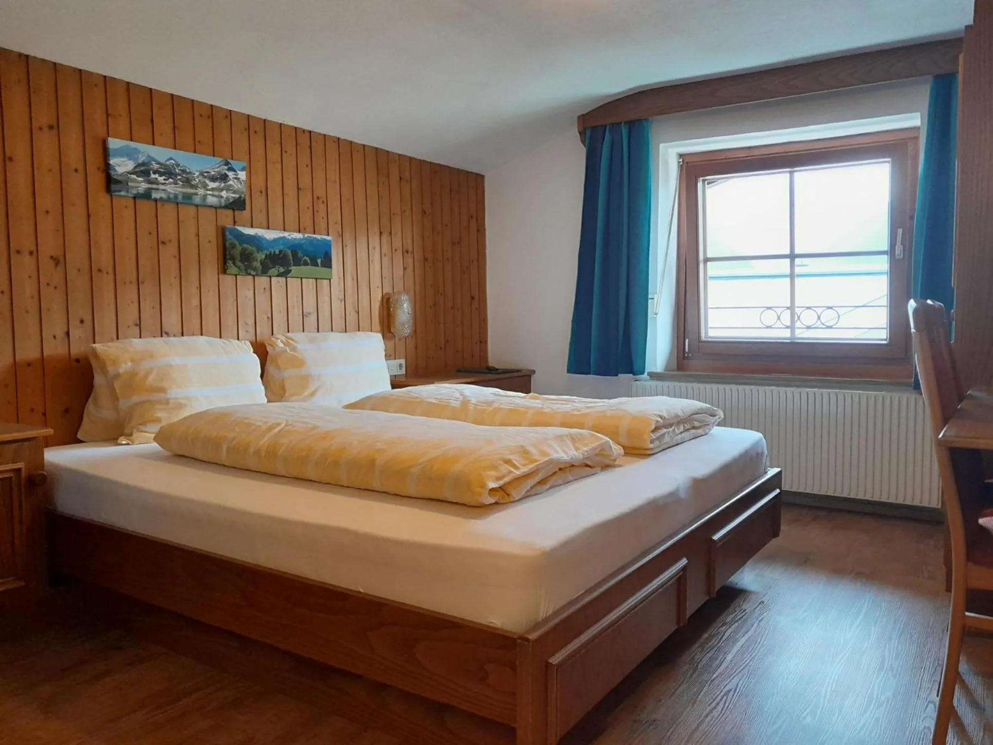 Bed in Pension zu Hause