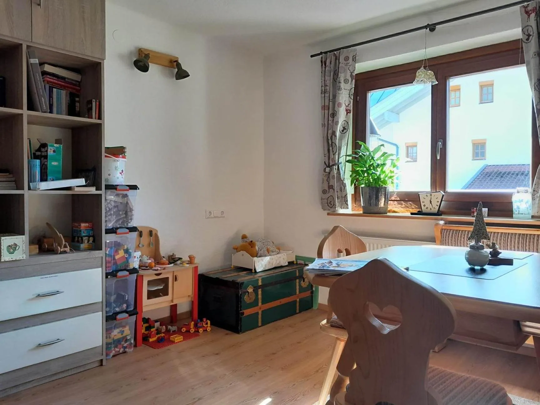 Communal lounge/ TV room in Pension zu Hause