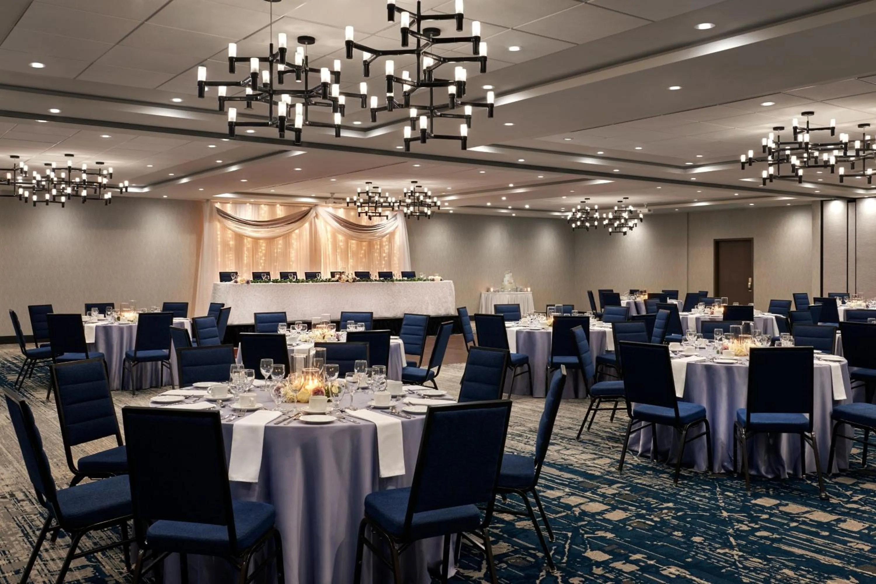 Meeting/conference room in Four Points by Sheraton Point Edward Sarnia