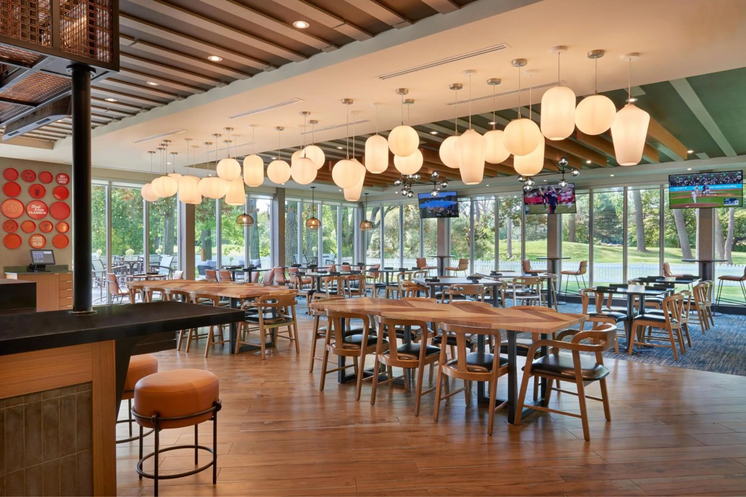 Restaurant/places to eat in Four Points by Sheraton Point Edward Sarnia