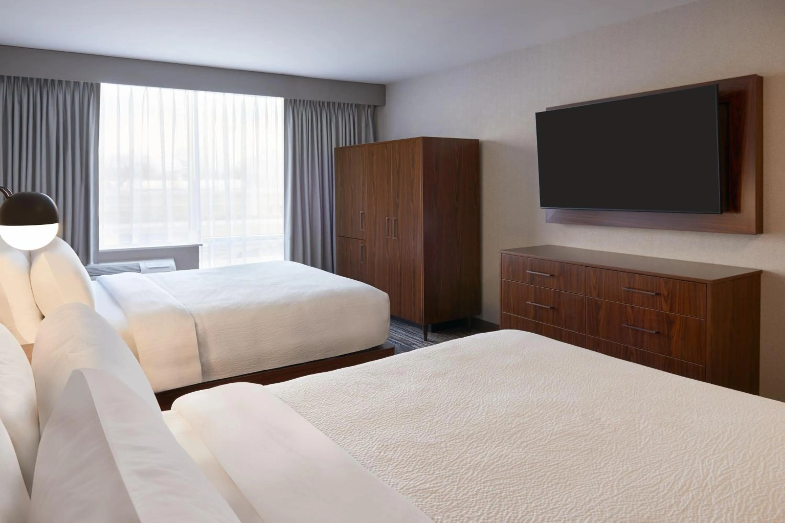 Photo of the whole room, Bed in Sunbridge Hotel & Conference Centre Sarnia