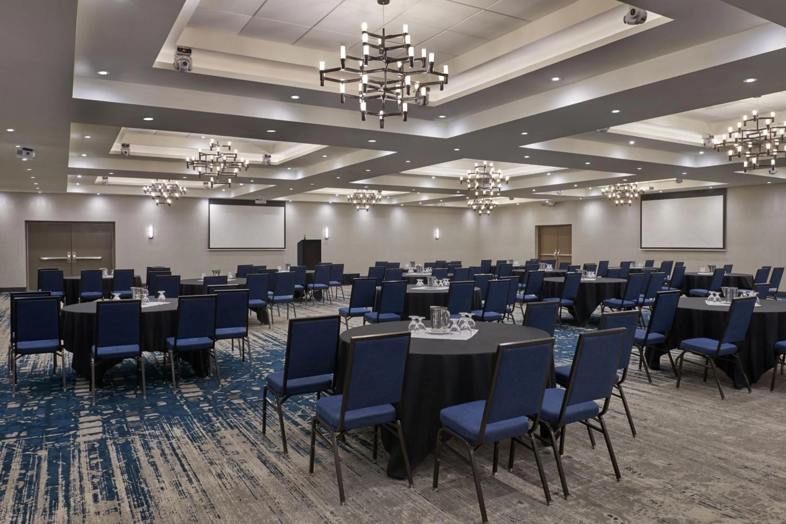 Meeting/conference room in Four Points by Sheraton Point Edward Sarnia