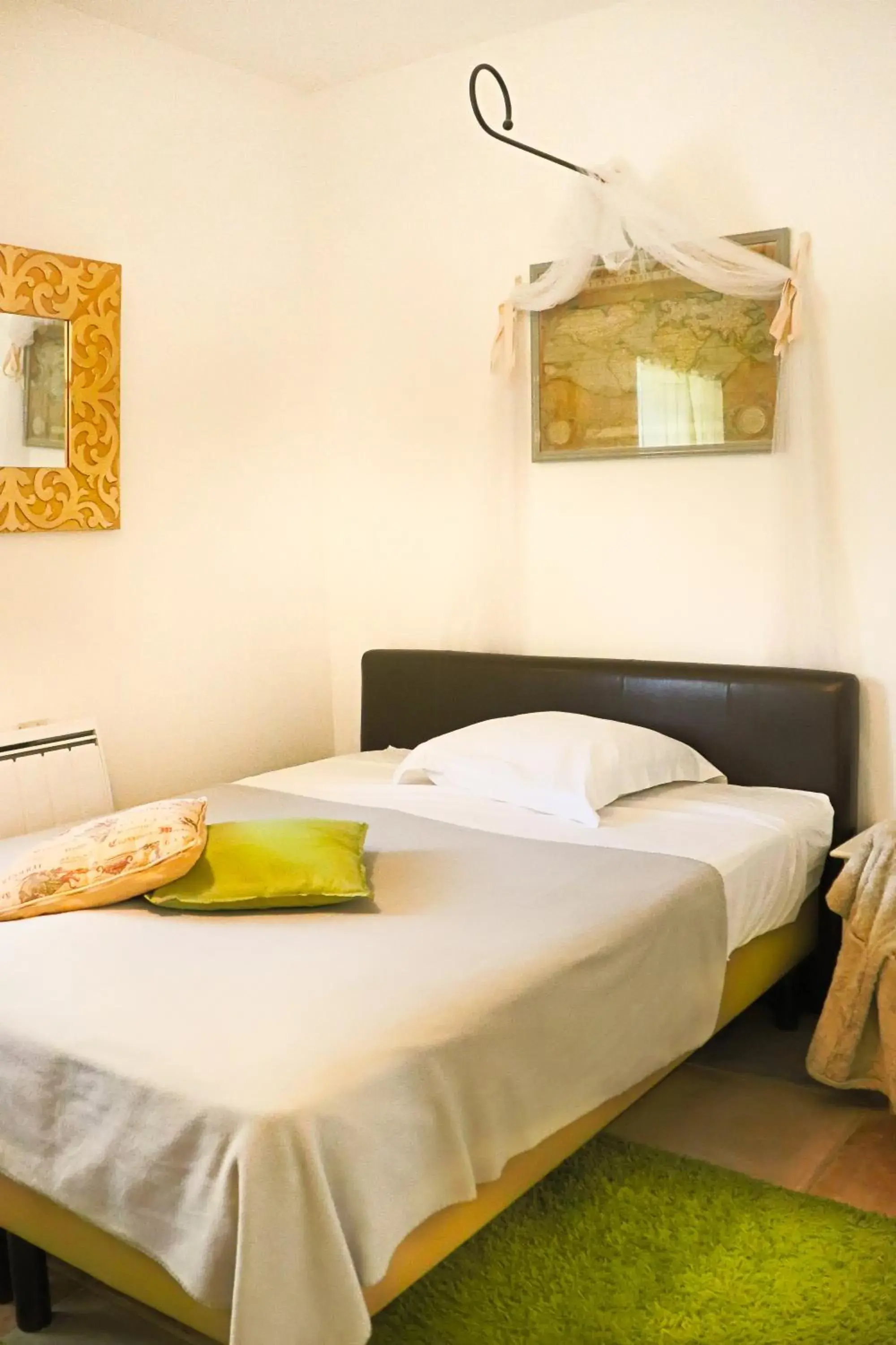 Standard Double Room in Logis Hôtel La Villa Boucicaut Standard Double Room in Logis Hôtel La Villa Boucicaut