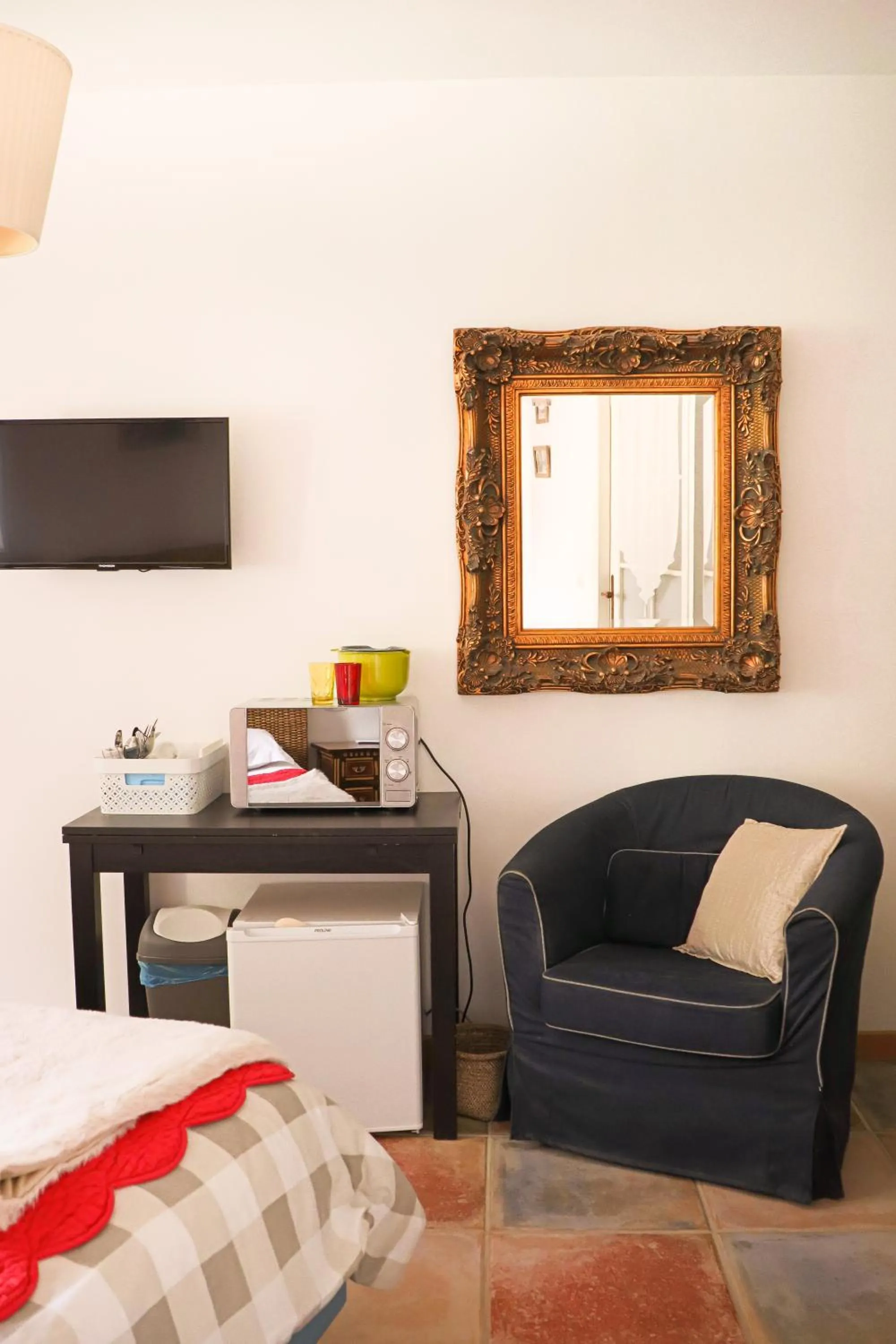 Dining area, Bed in Logis Hôtel La Villa Boucicaut