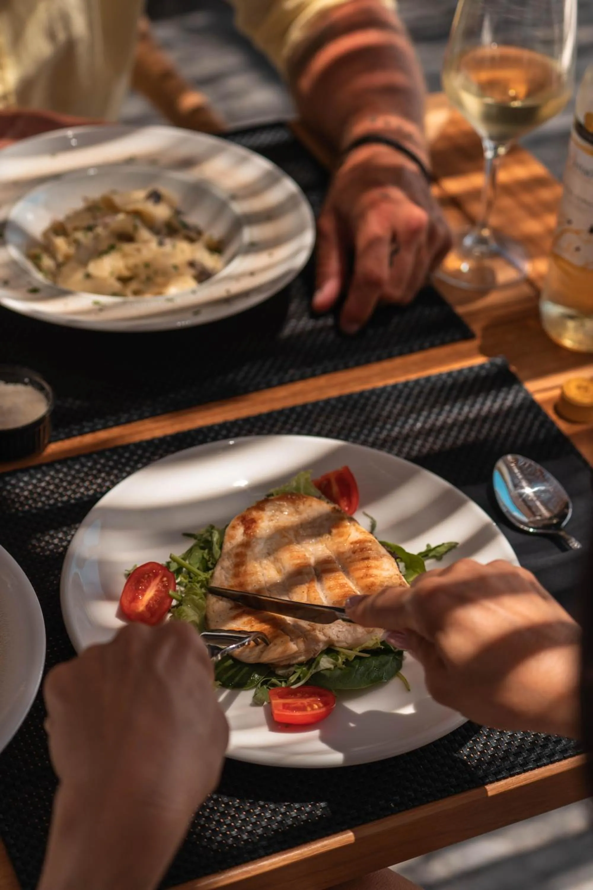 Restaurant/places to eat in NĒRO Suites by NOMÉE Hospitality Group