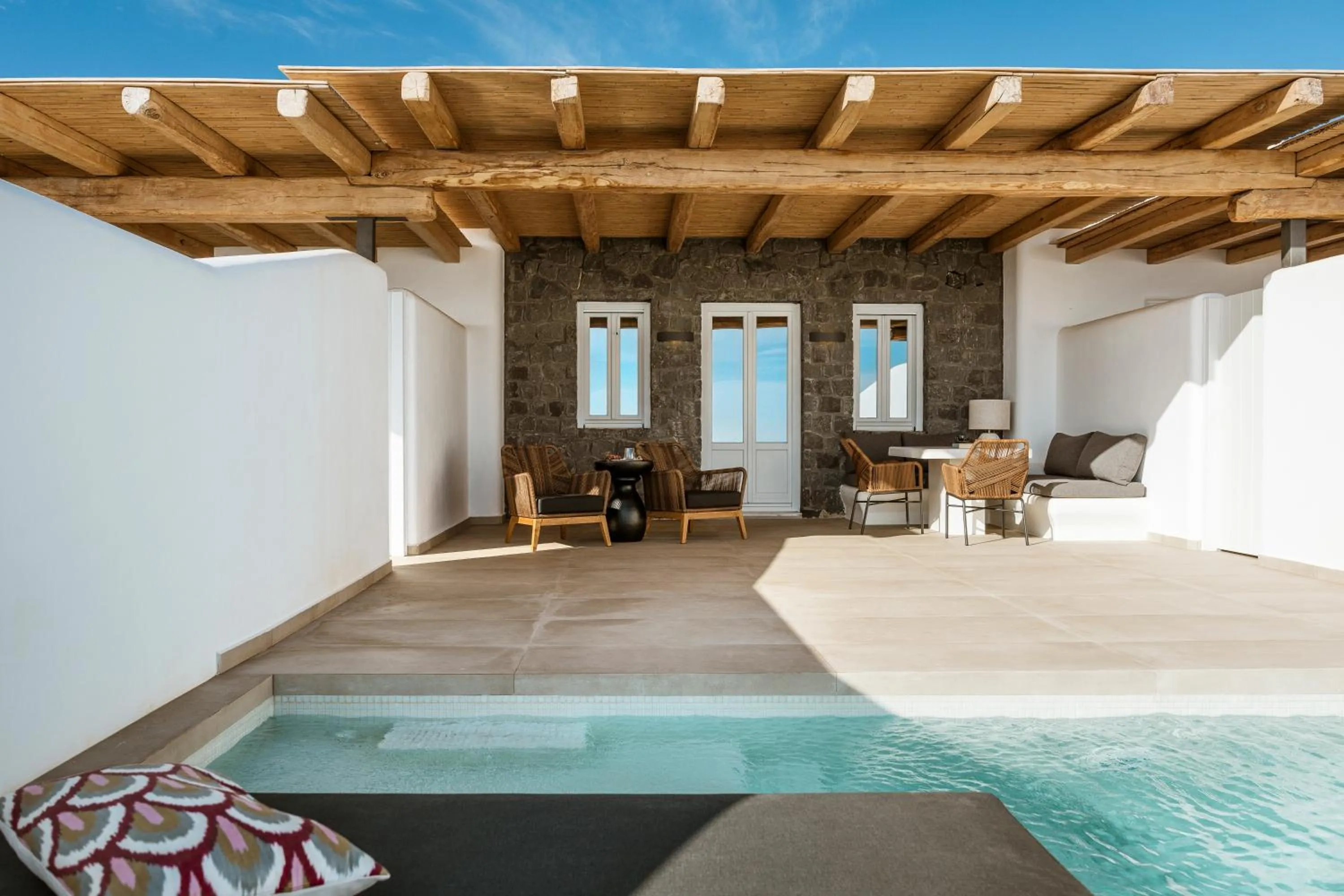 Balcony/Terrace in NĒRO Suites by NOMÉE Hospitality Group