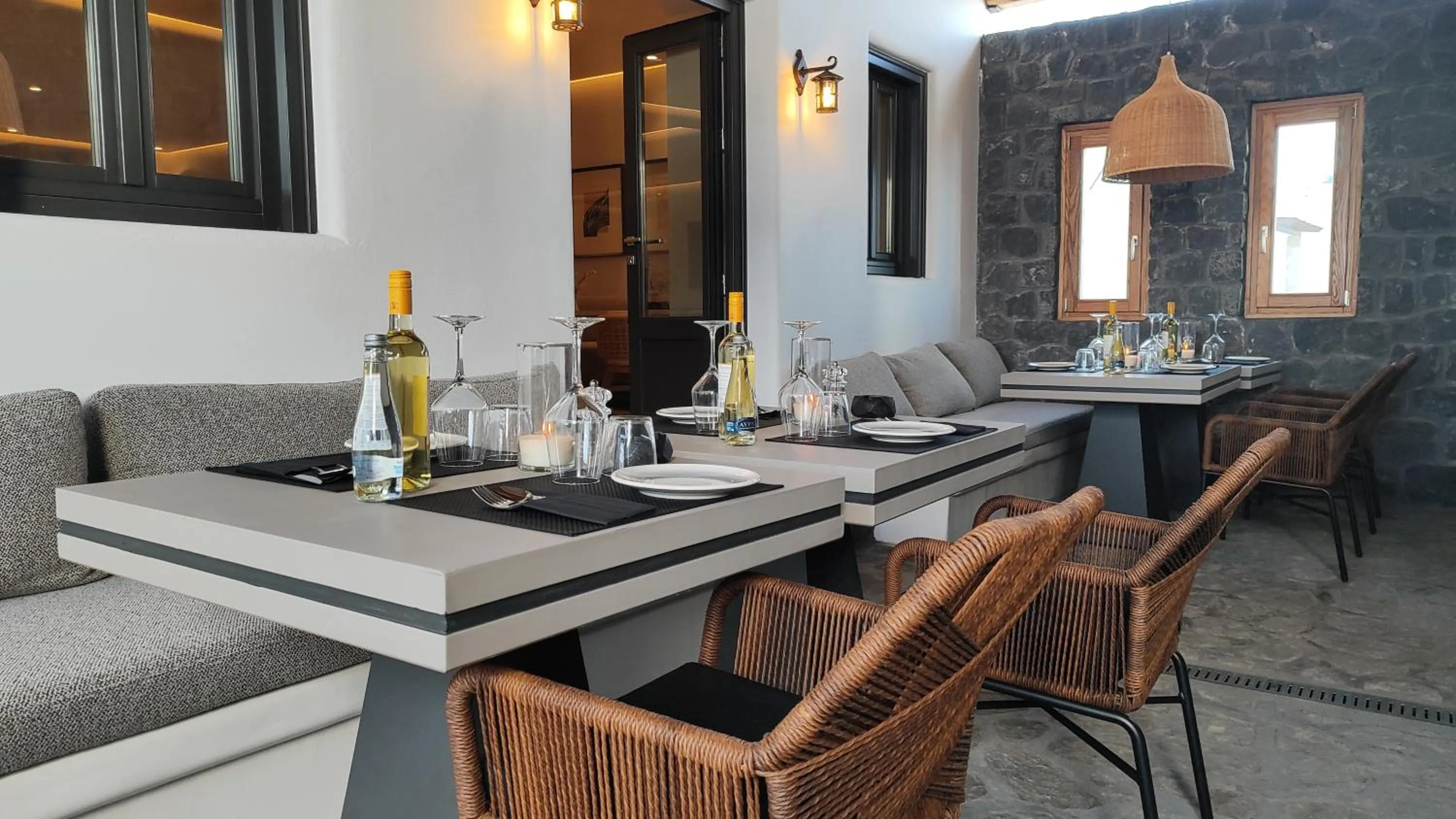 Restaurant/places to eat in NĒRO Suites by NOMÉE Hospitality Group