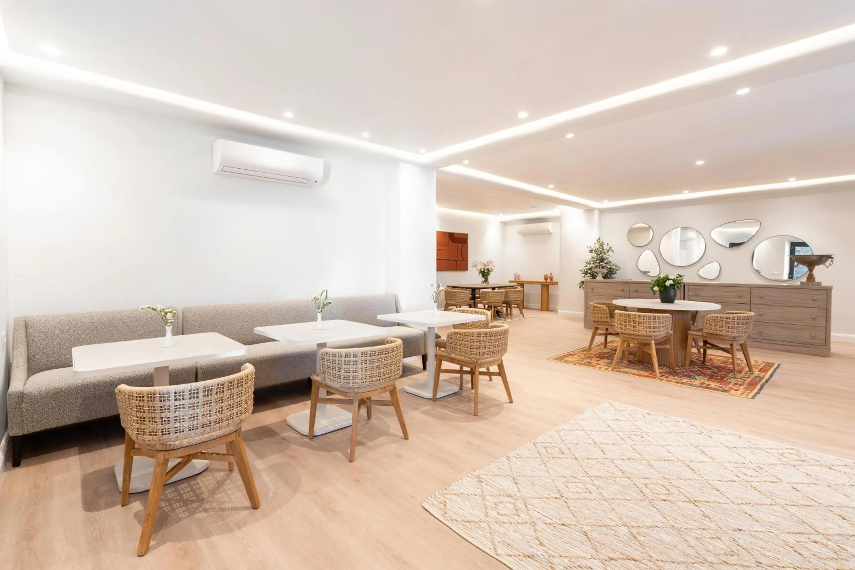 Restaurant/places to eat in NĒRO Suites by NOMÉE Hospitality Group