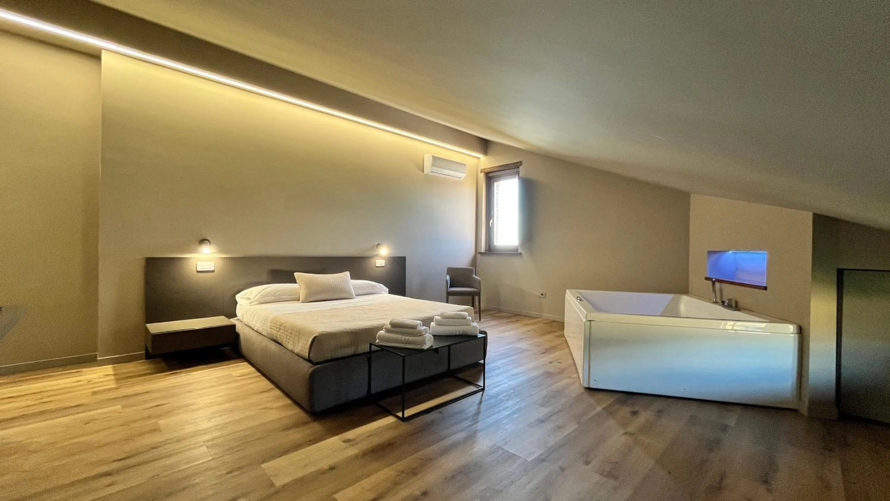 Hot Tub, Bed in Assisium Agriturismo