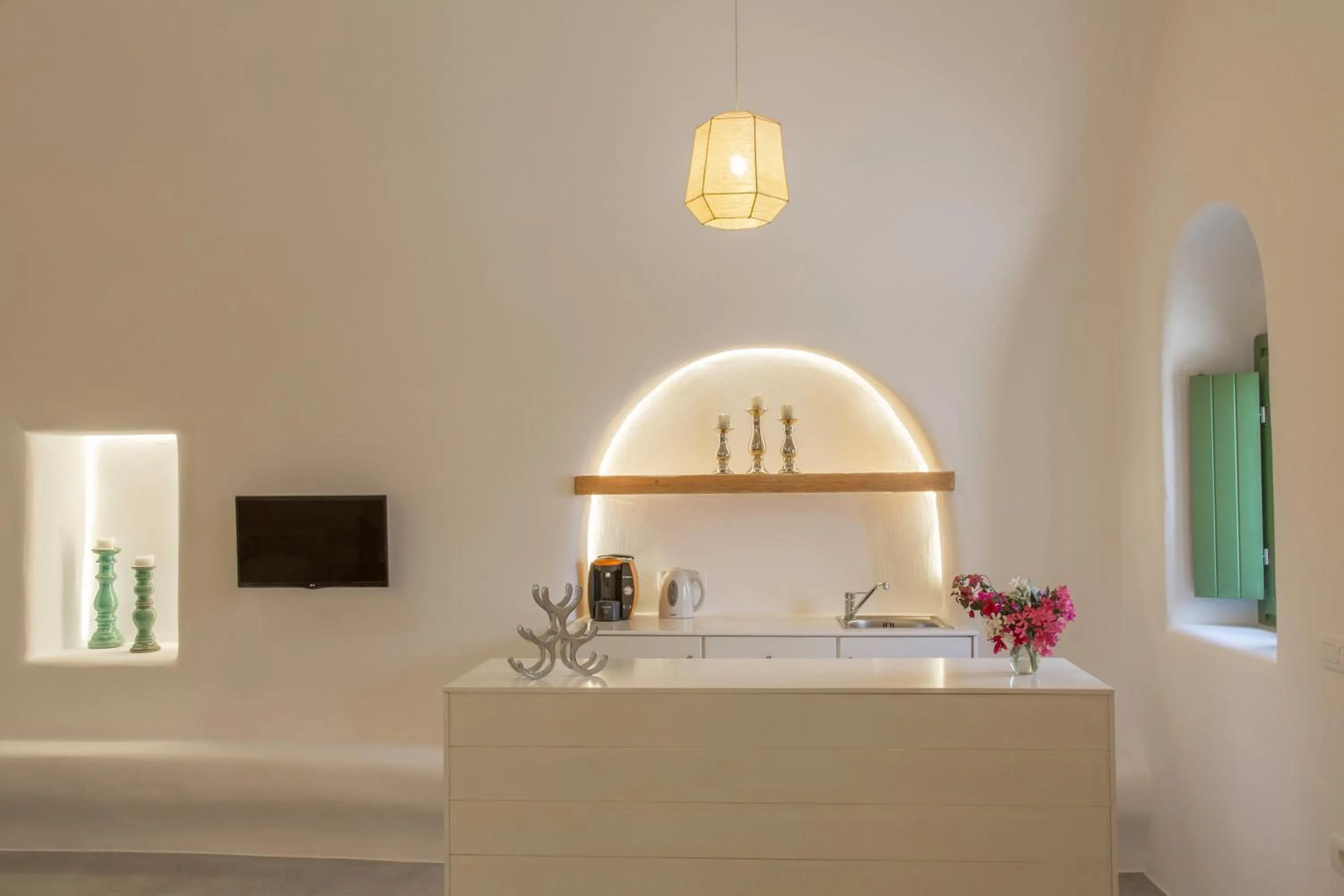 Decorative detail in Ayoba Santorini