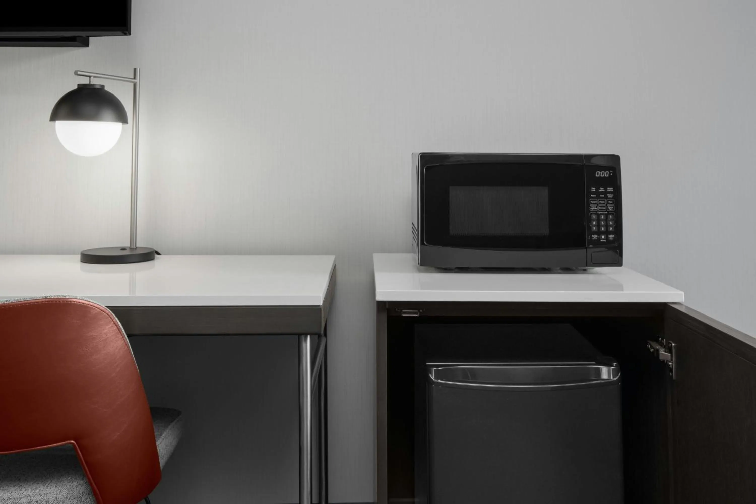 Photo of the whole room in Courtyard San Jose Airport