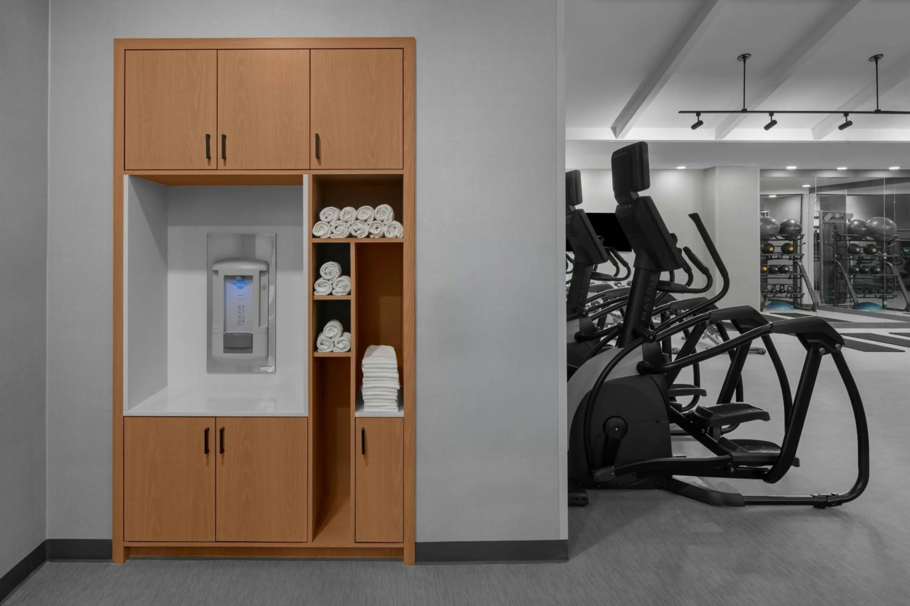 Fitness centre/facilities in Courtyard San Jose Airport