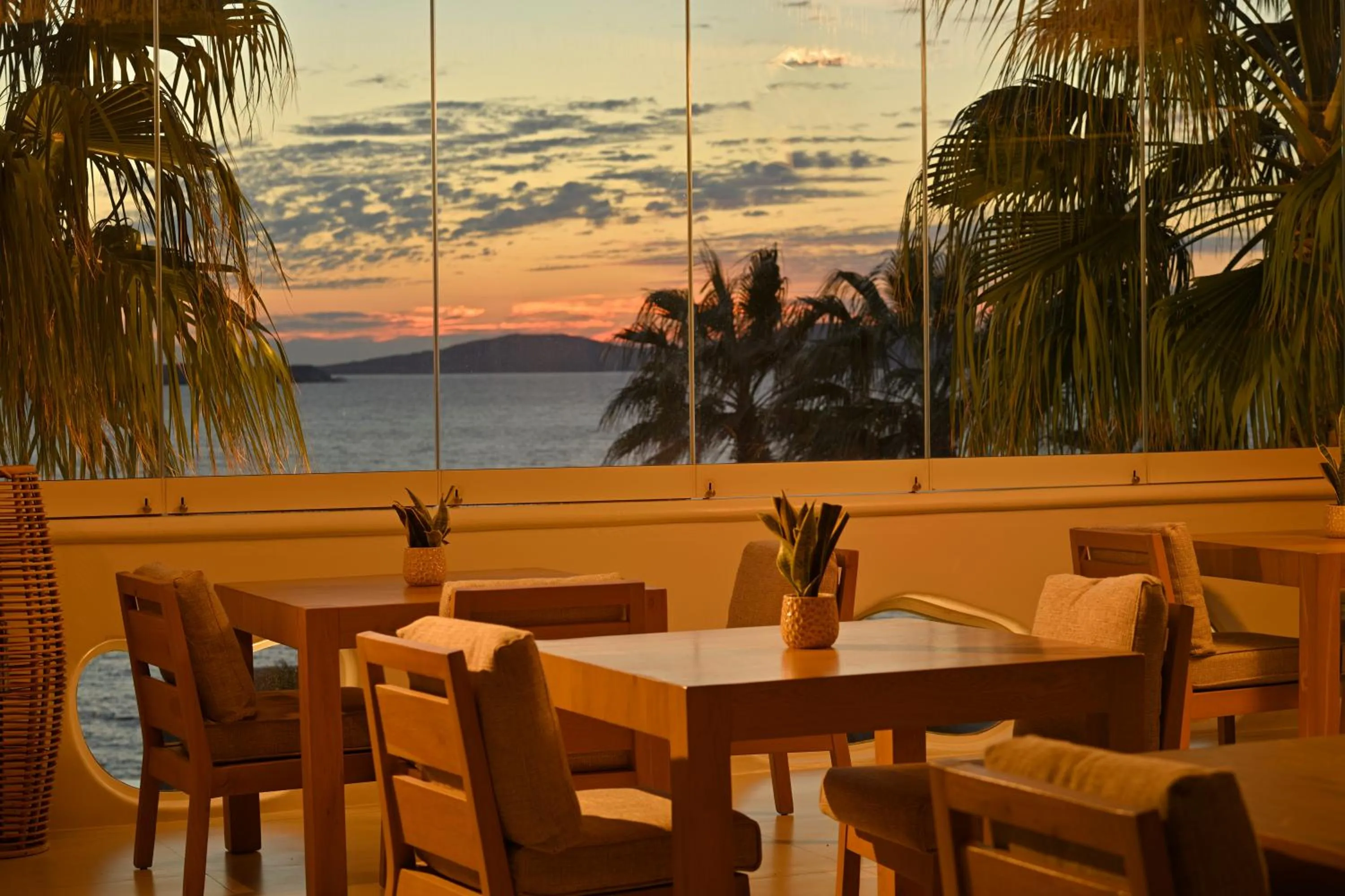 Restaurant/places to eat in Anax Resort and Spa