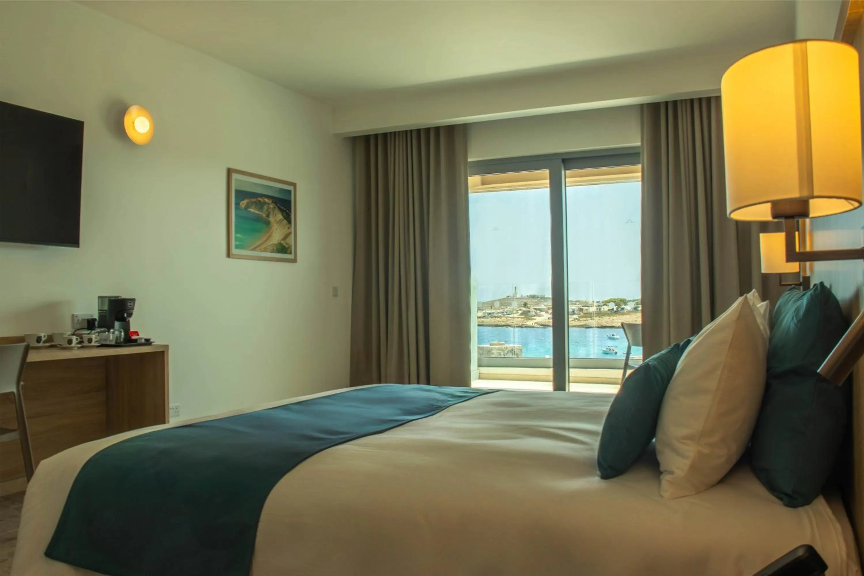 Bedroom, Bed in Ramla Bay Resort