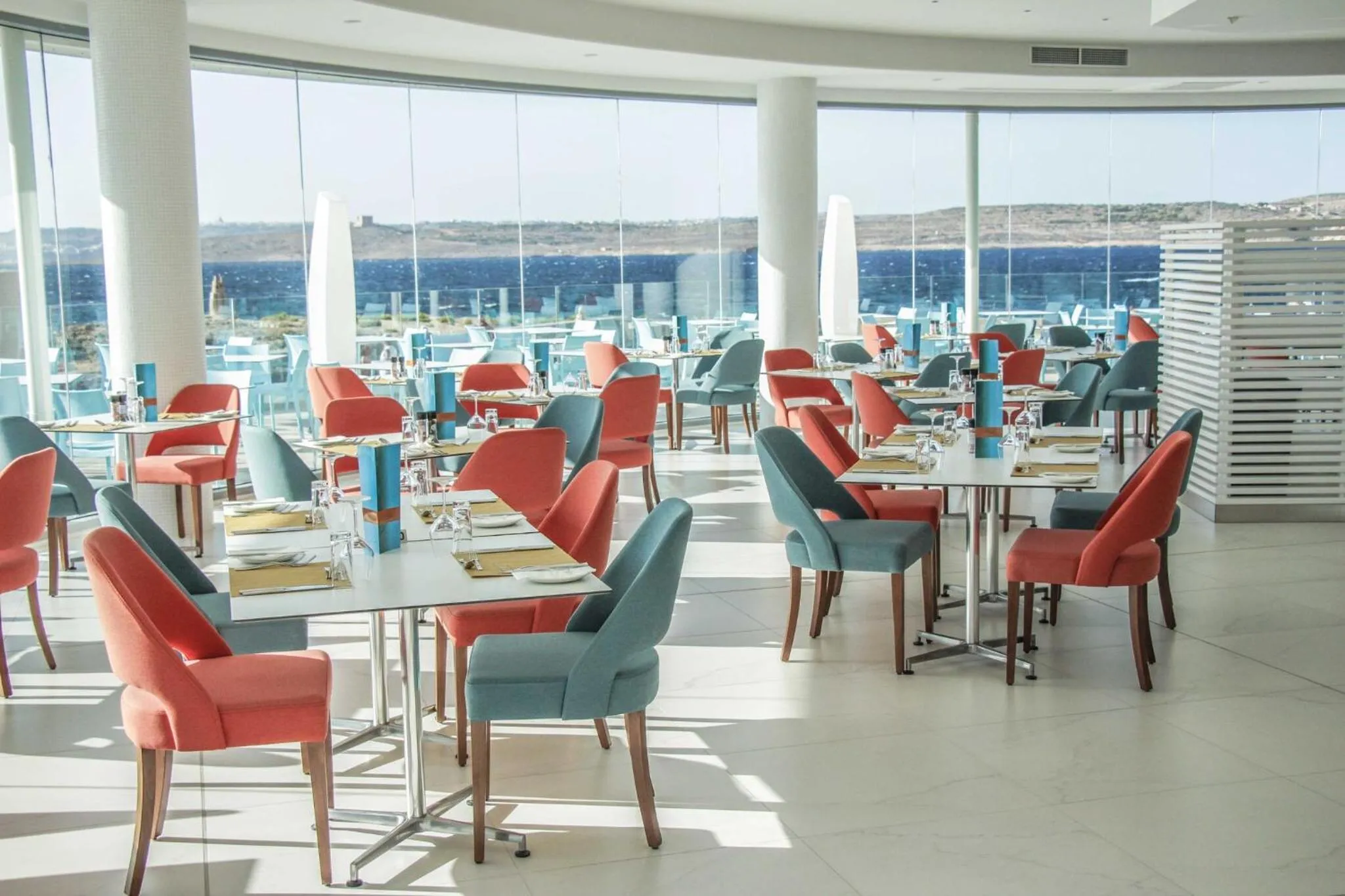 Restaurant/places to eat in Ramla Bay Resort