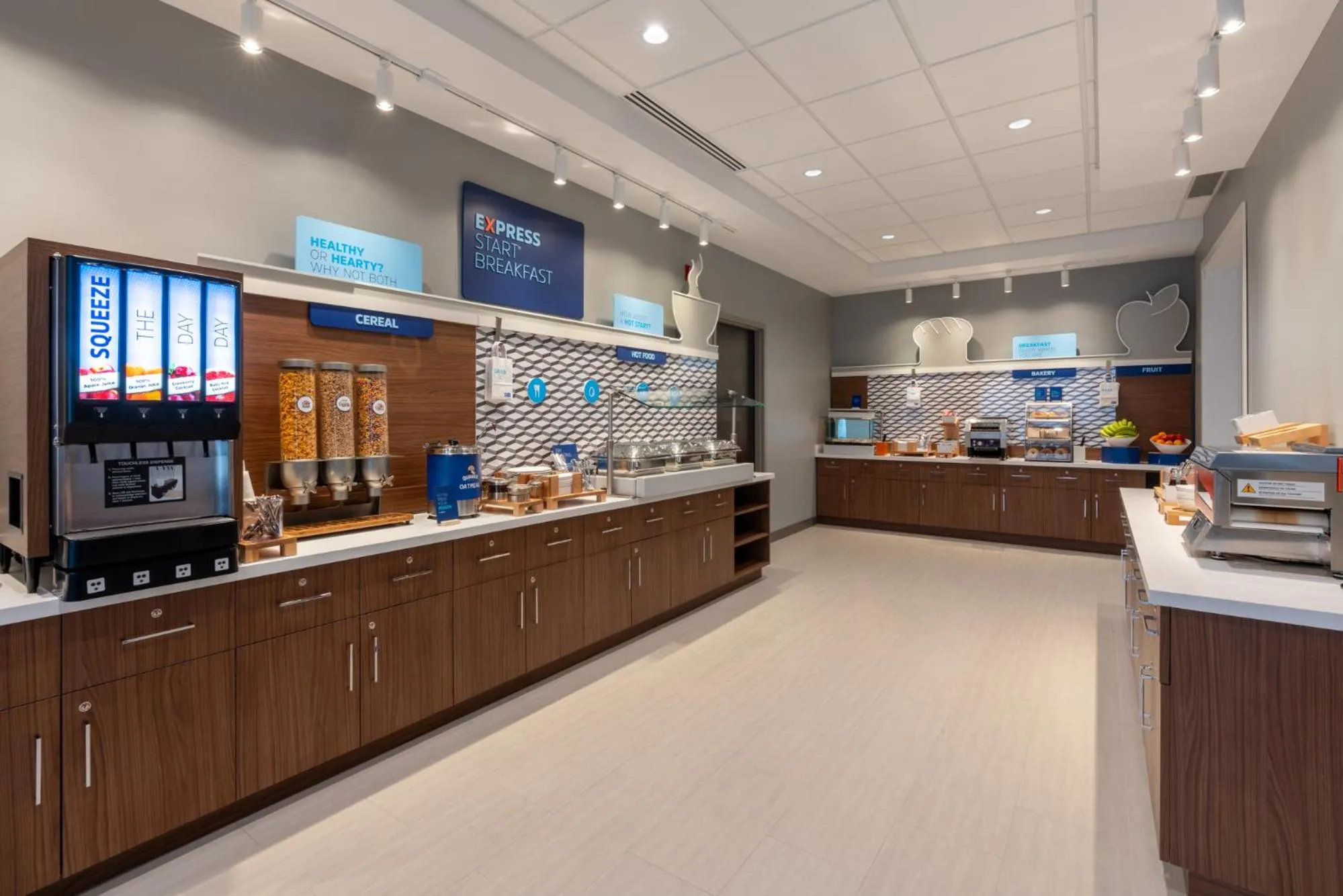 Buffet breakfast in Holiday Inn Express & Suites Vaughan-Southwest by IHG