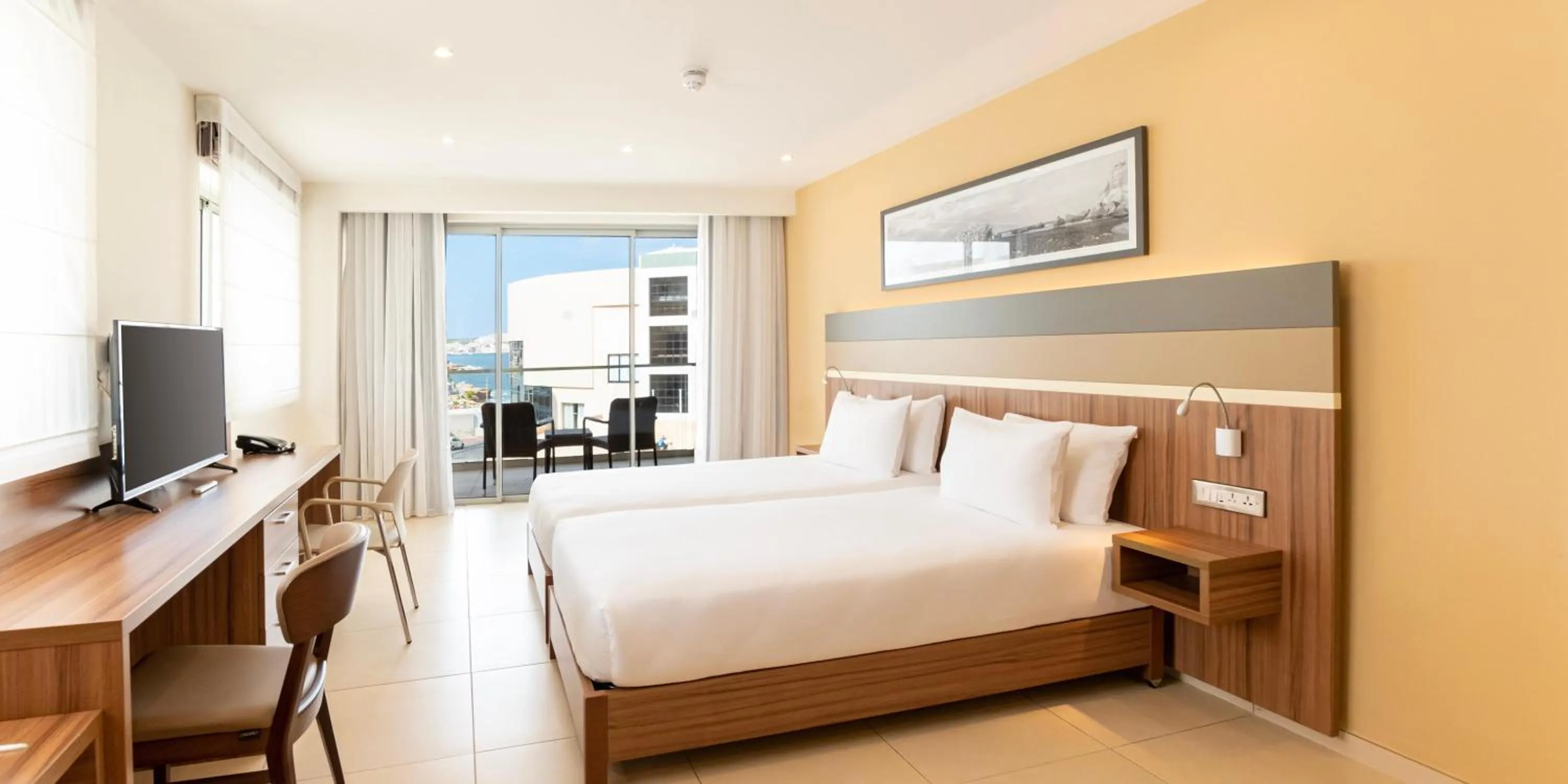 Bed in DoubleTree by Hilton Malta