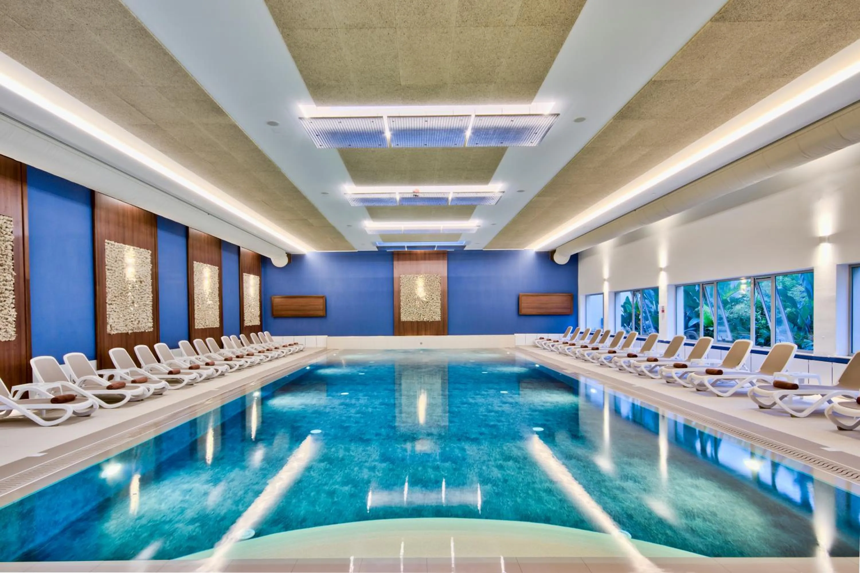 Swimming pool in DoubleTree by Hilton Malta