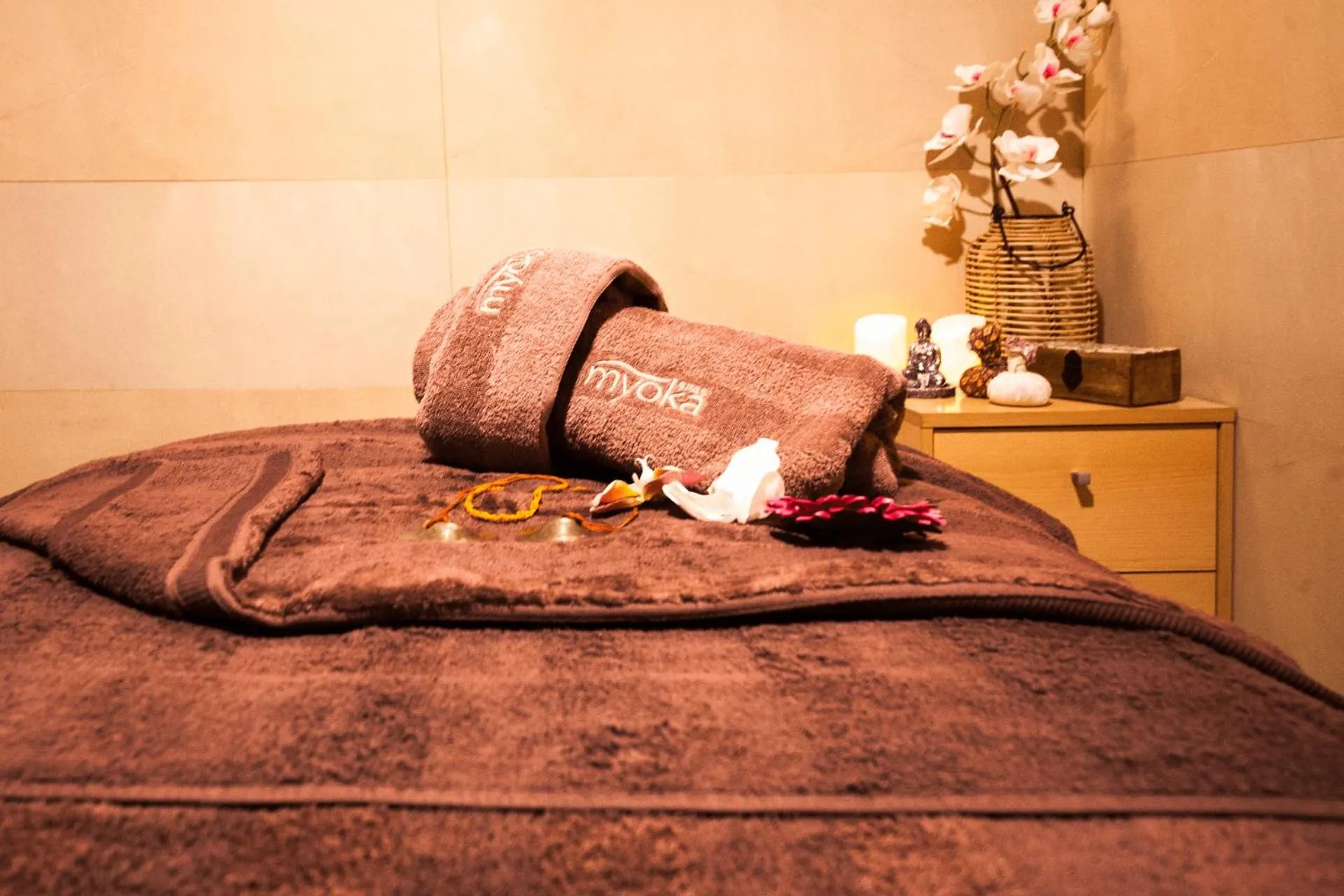 Massage, Bed in DoubleTree by Hilton Malta