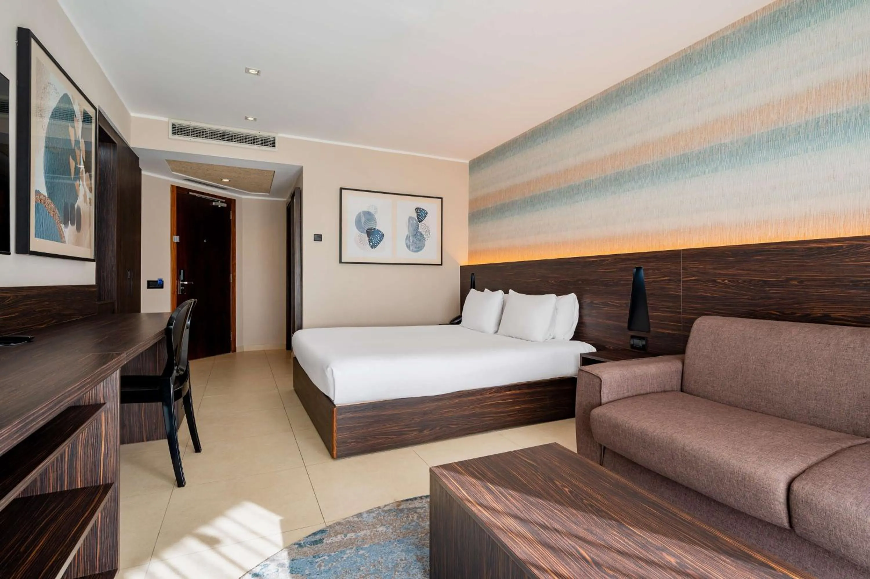 Living room in DoubleTree by Hilton Malta