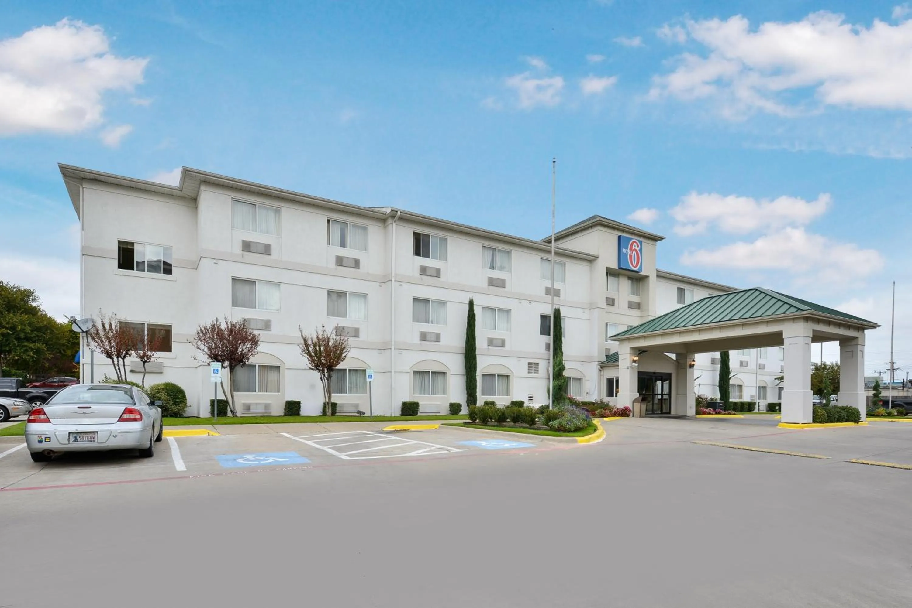 Property building in Motel 6-Dallas, TX - North - Richardson