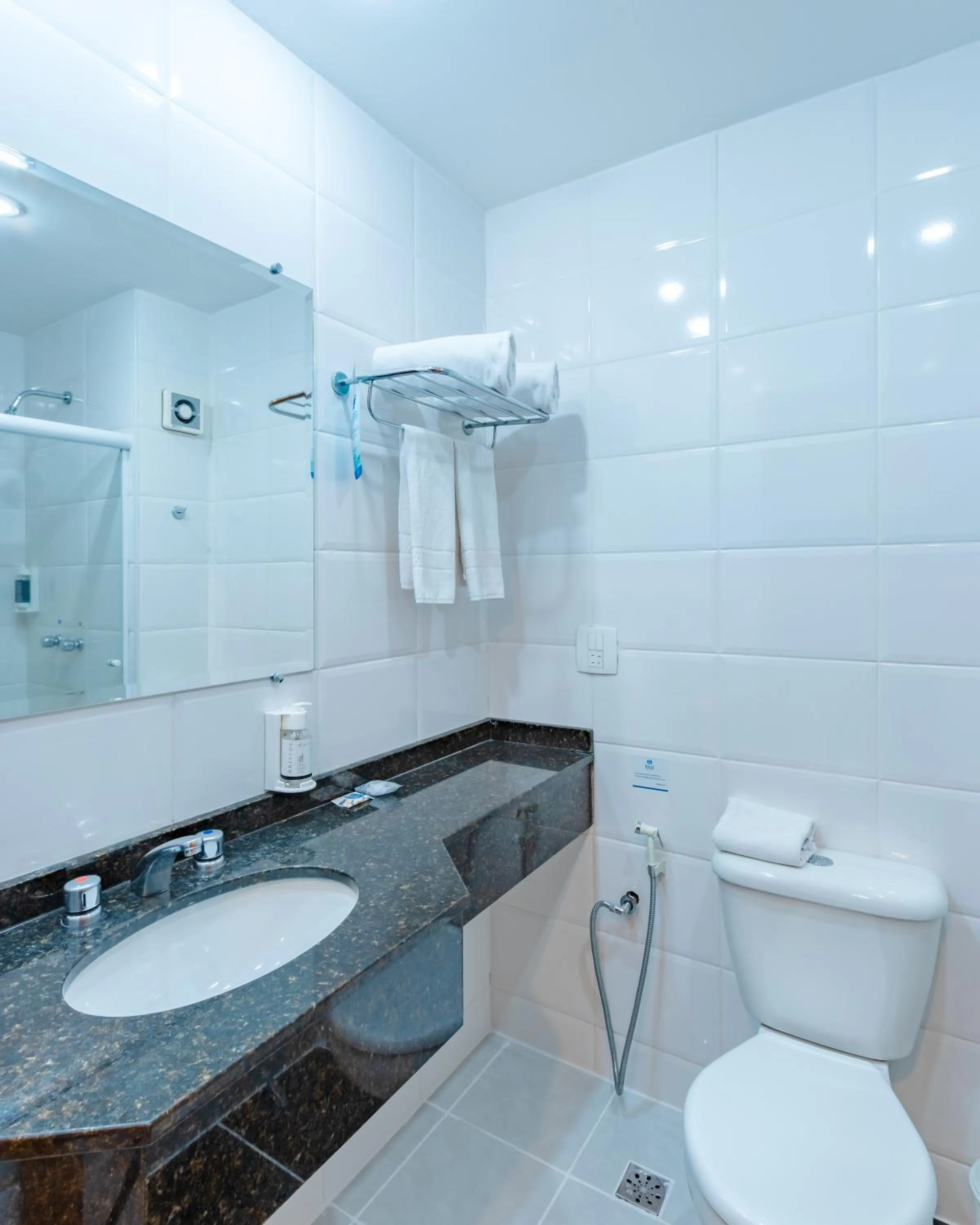 Bathroom in Bristol Centro Civico Curitiba