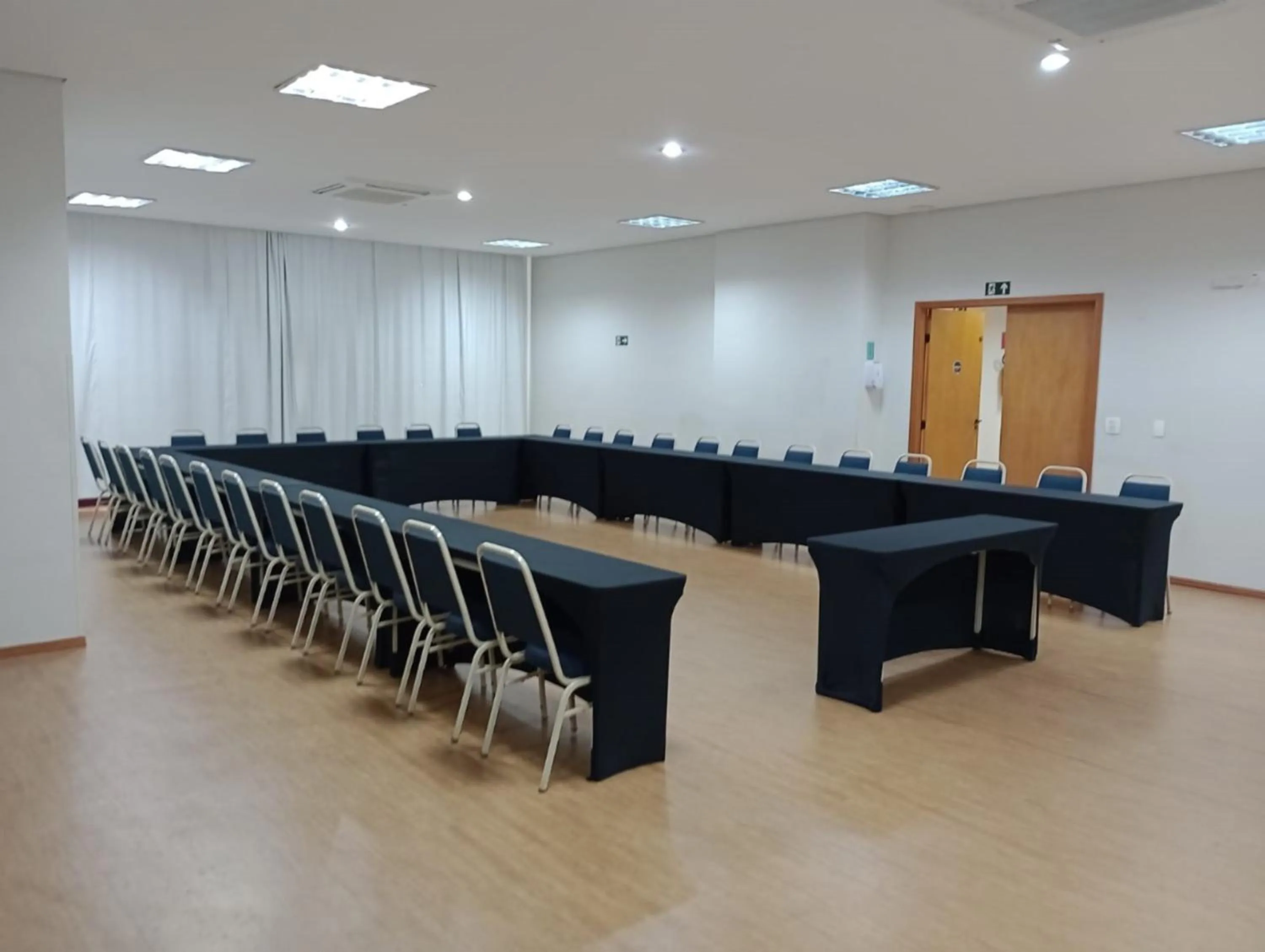 Meeting/conference room in Bristol Centro Civico Curitiba