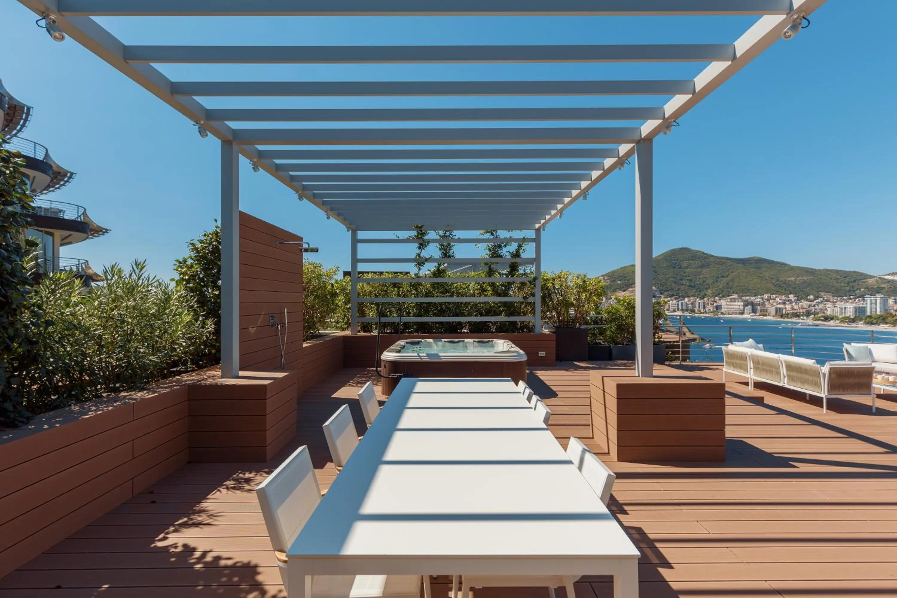 Hot Tub in Dukley Hotel & Resort