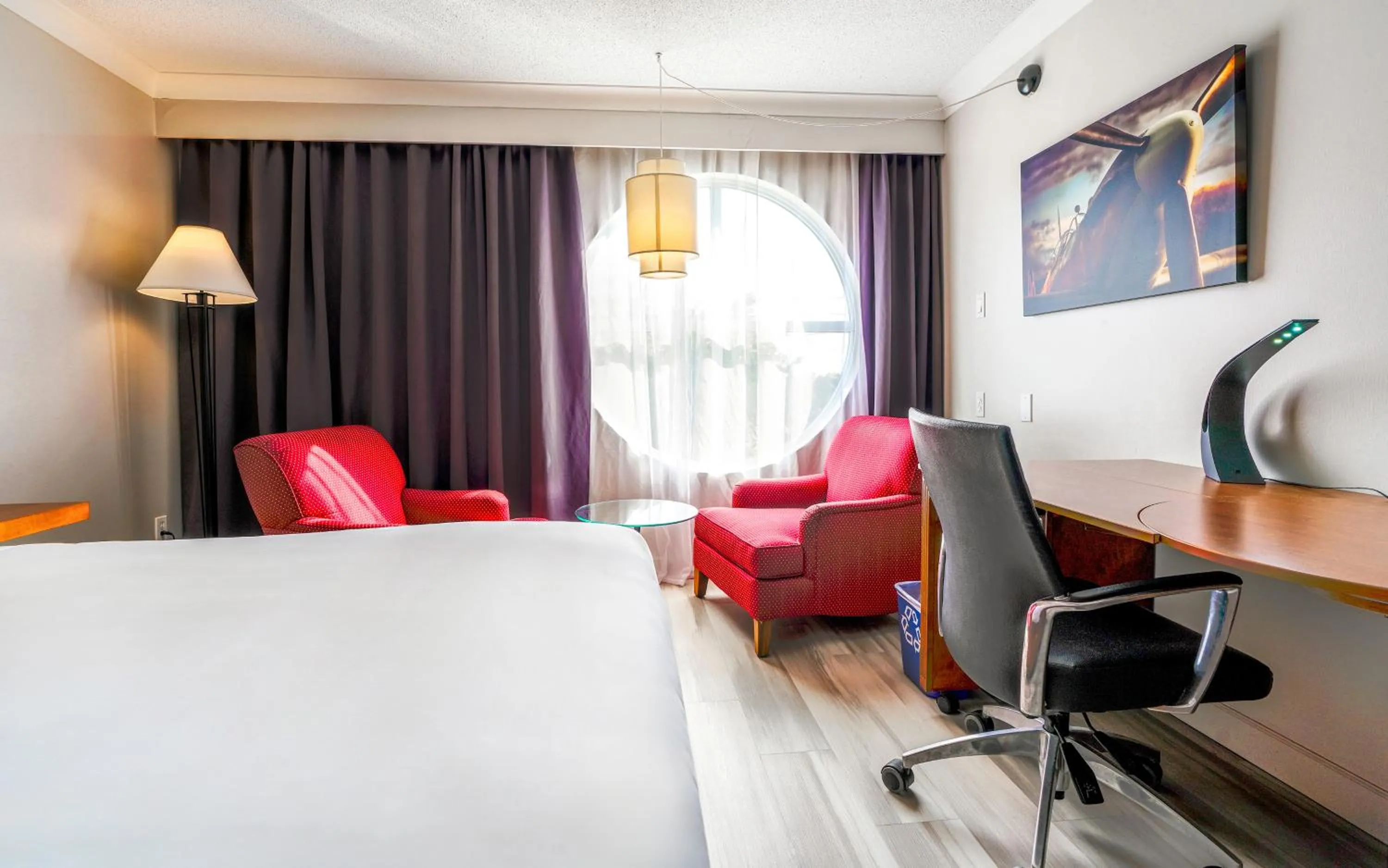 Bedroom, Bed in Hôtel Lindbergh par JARO